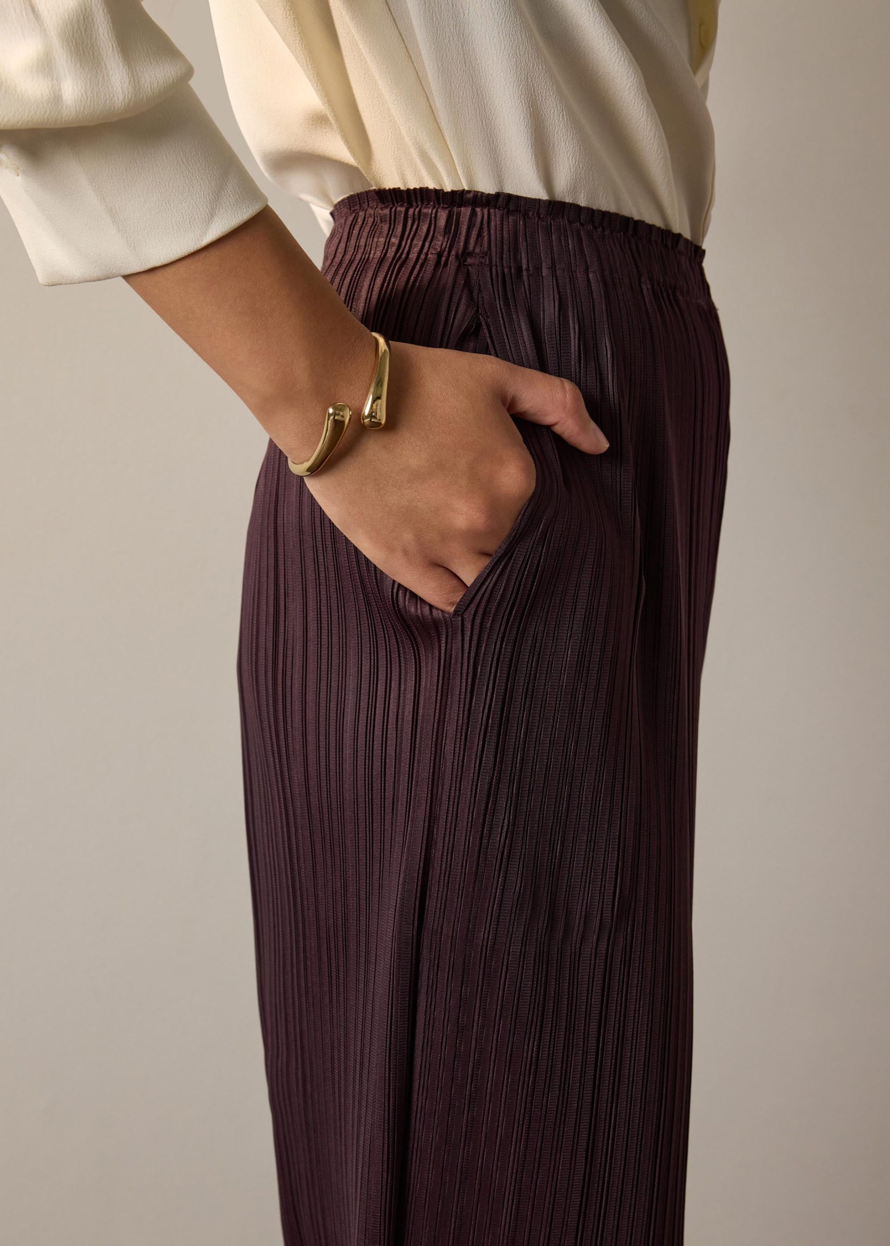 Leggy??Liv Elastic Plisse Straight Leg Pants - Image 8