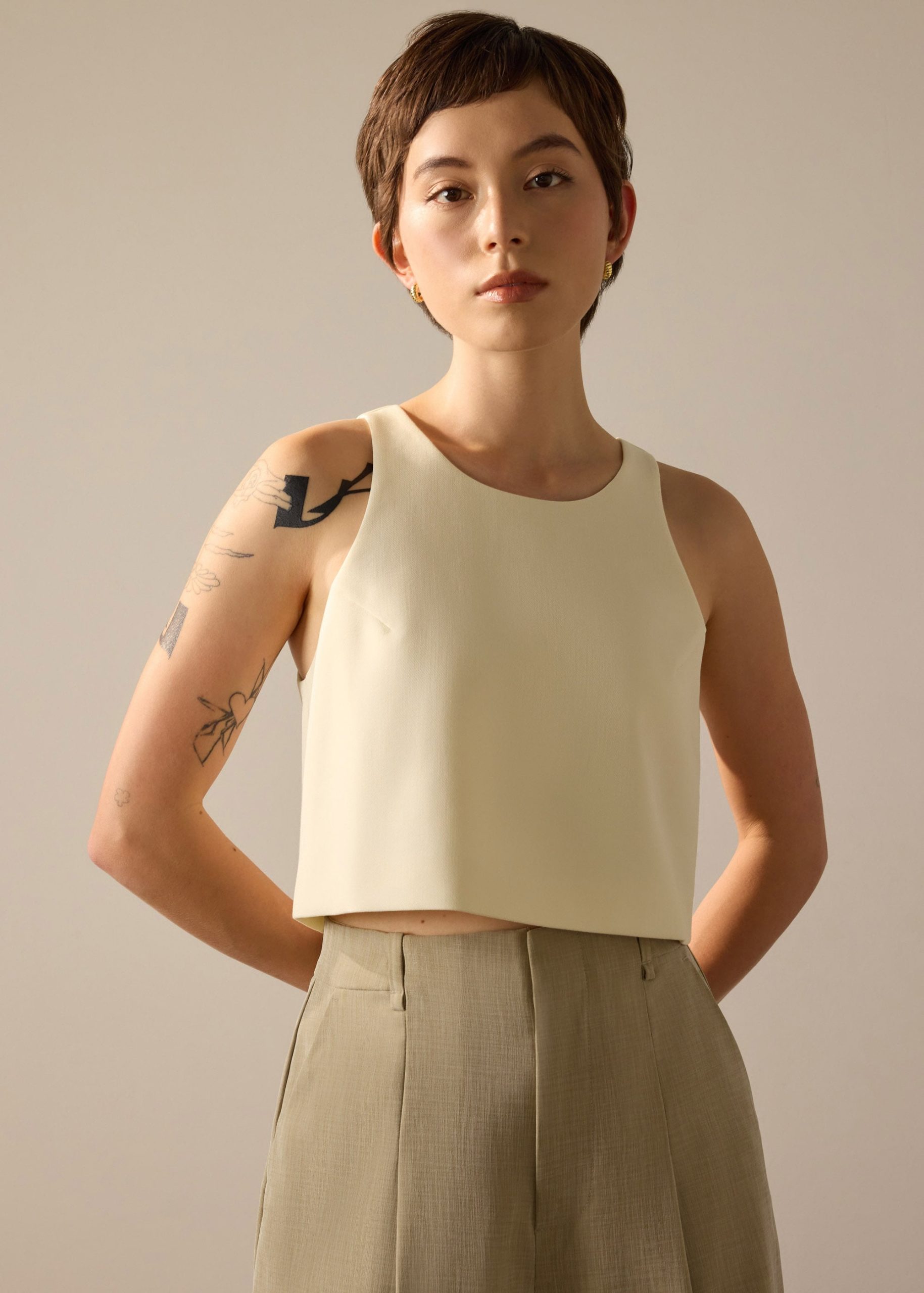 Carla Round Neck Crop Shell Top - Image 10