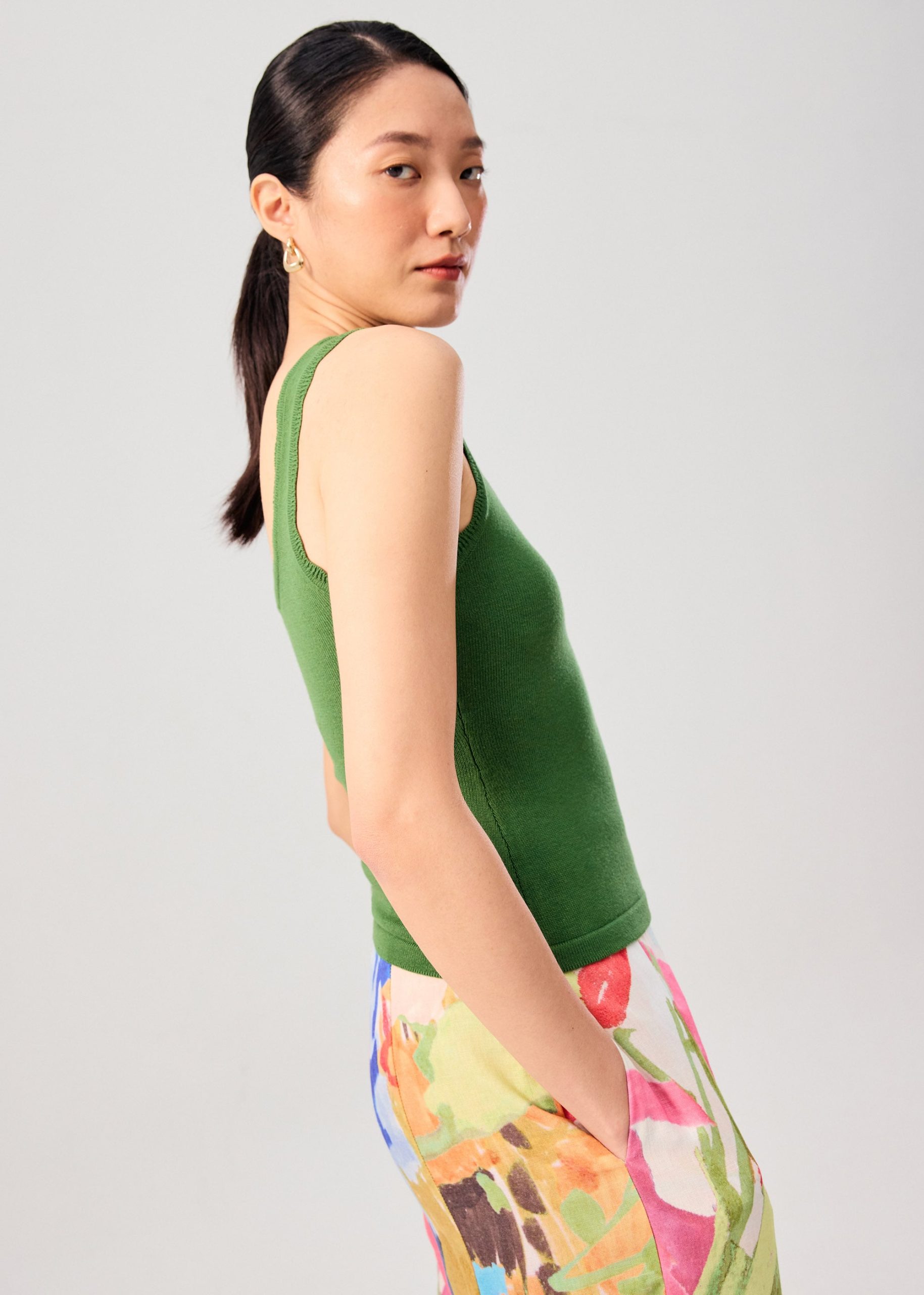 Rue Knit Scoop Neck Scallop Edge Tank Top - Image 23
