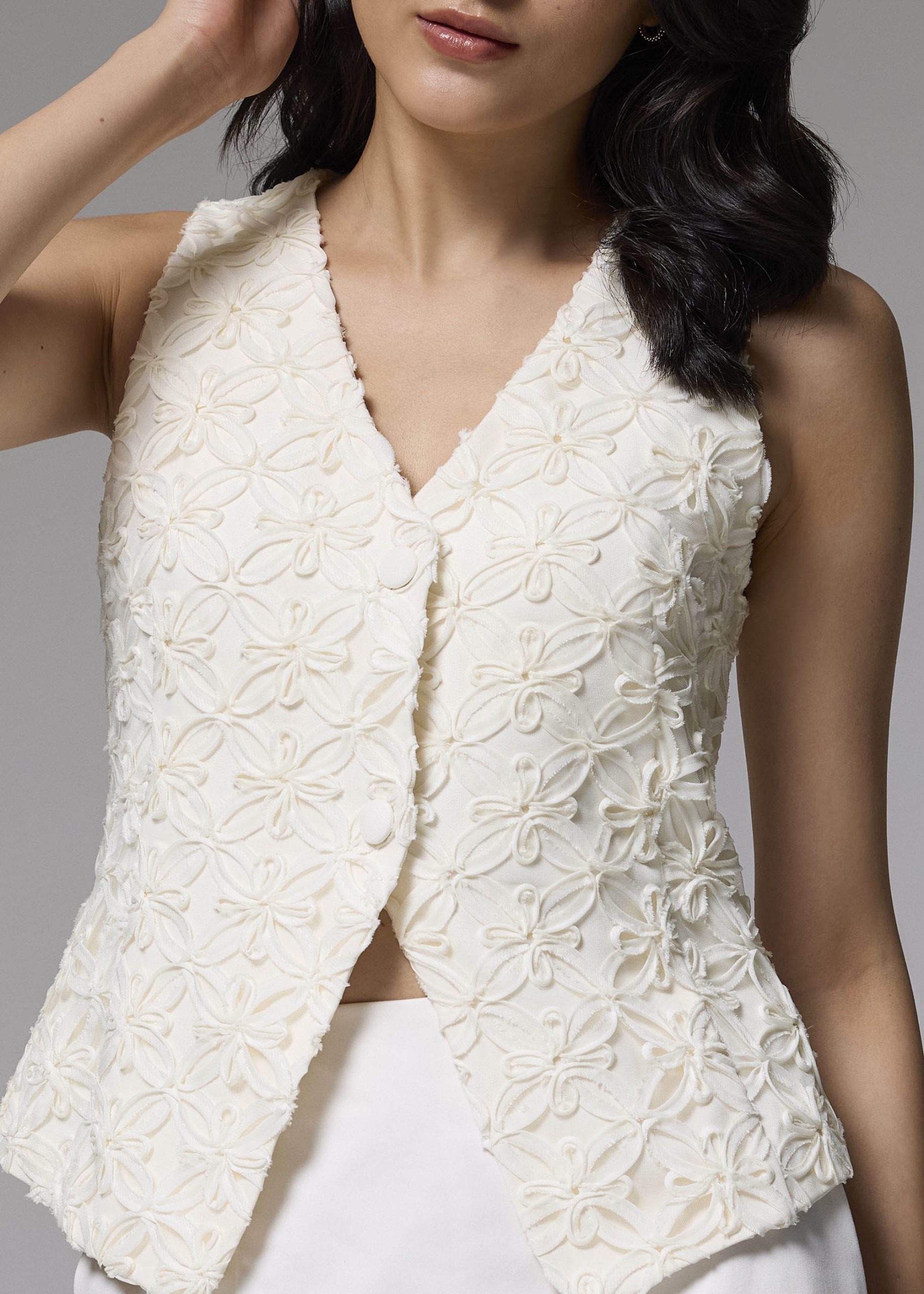 Lace Contrast V-neck Vest - Image 9
