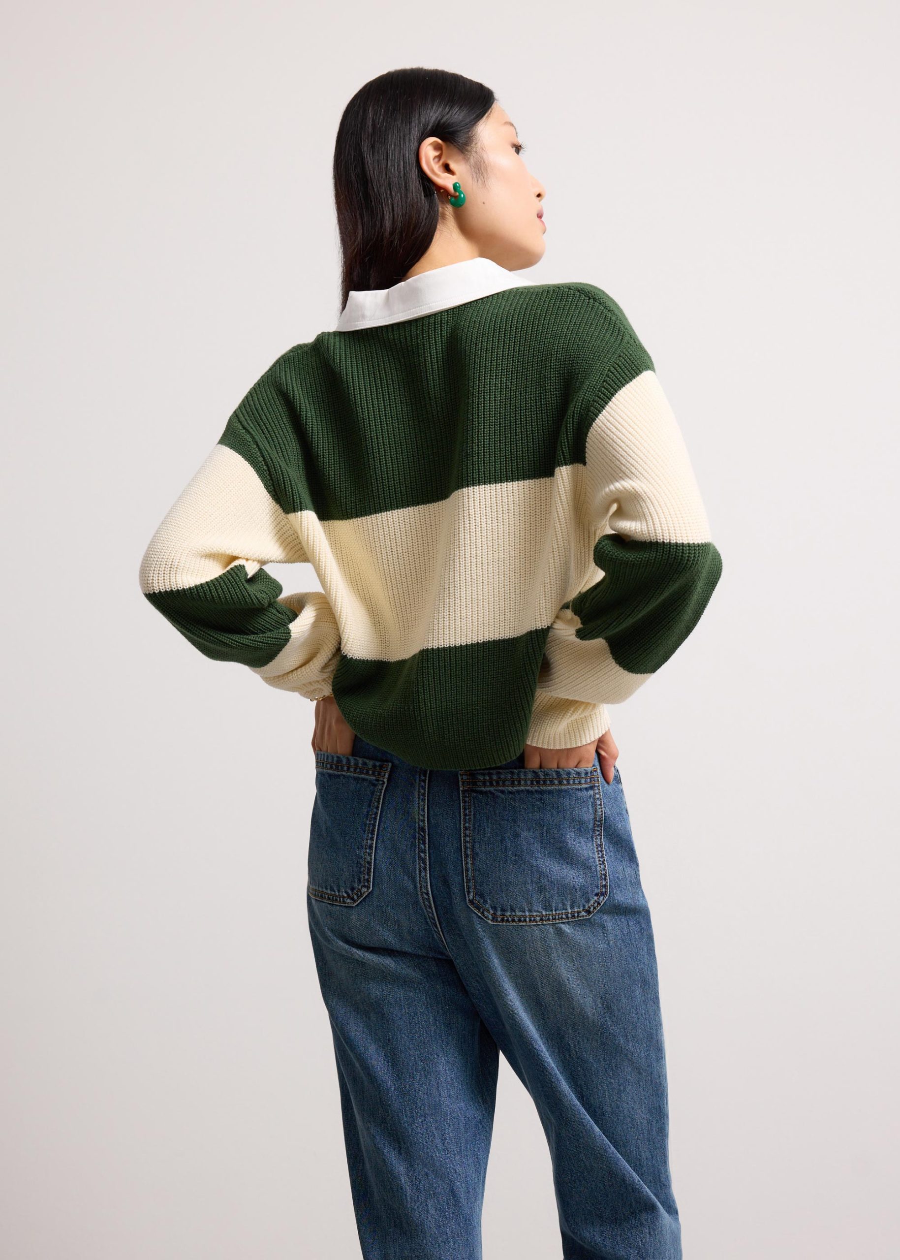 Oversized Knit Collared Crop Sweater - Image 11