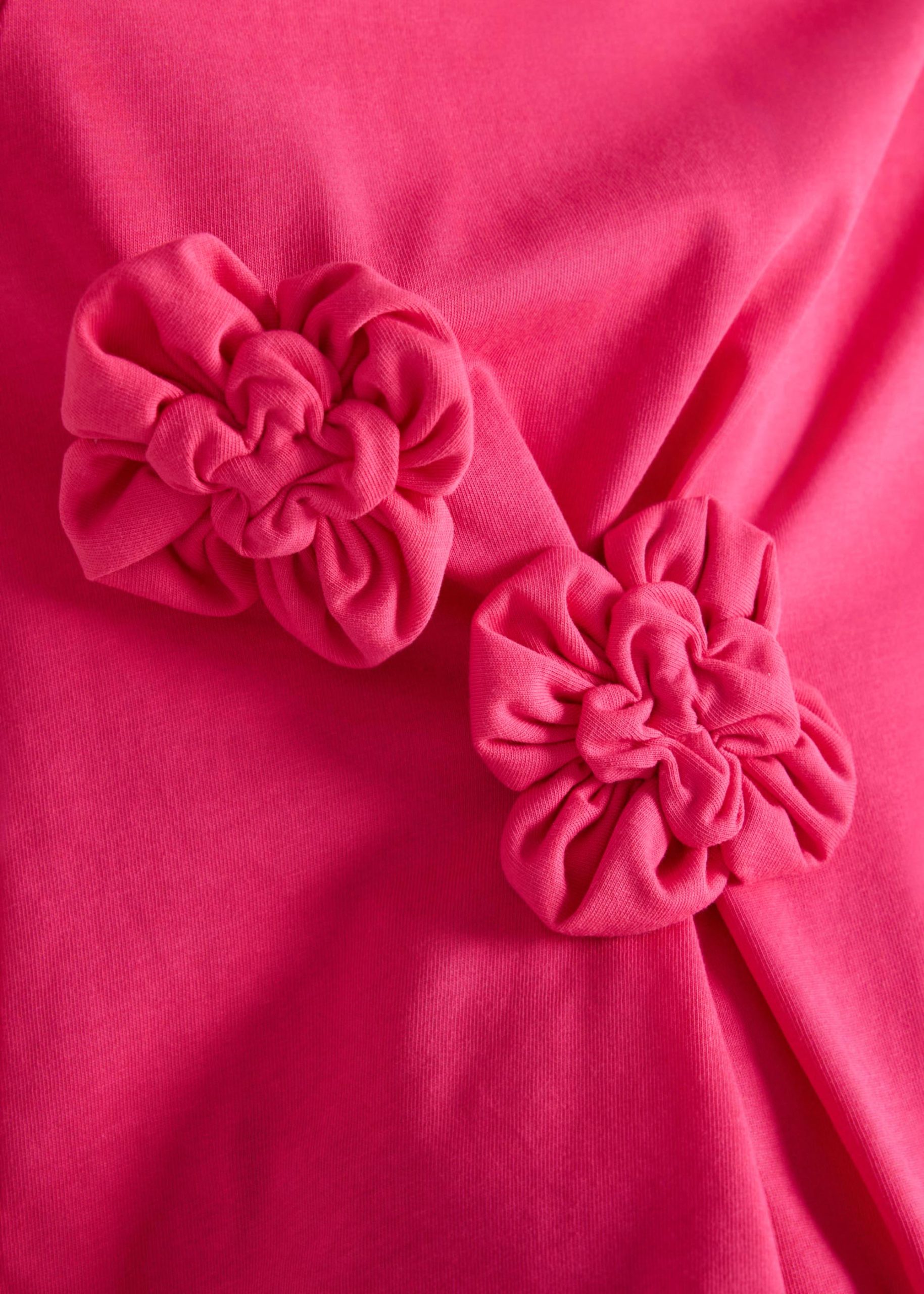 Cotton Rosette Tee - Image 10