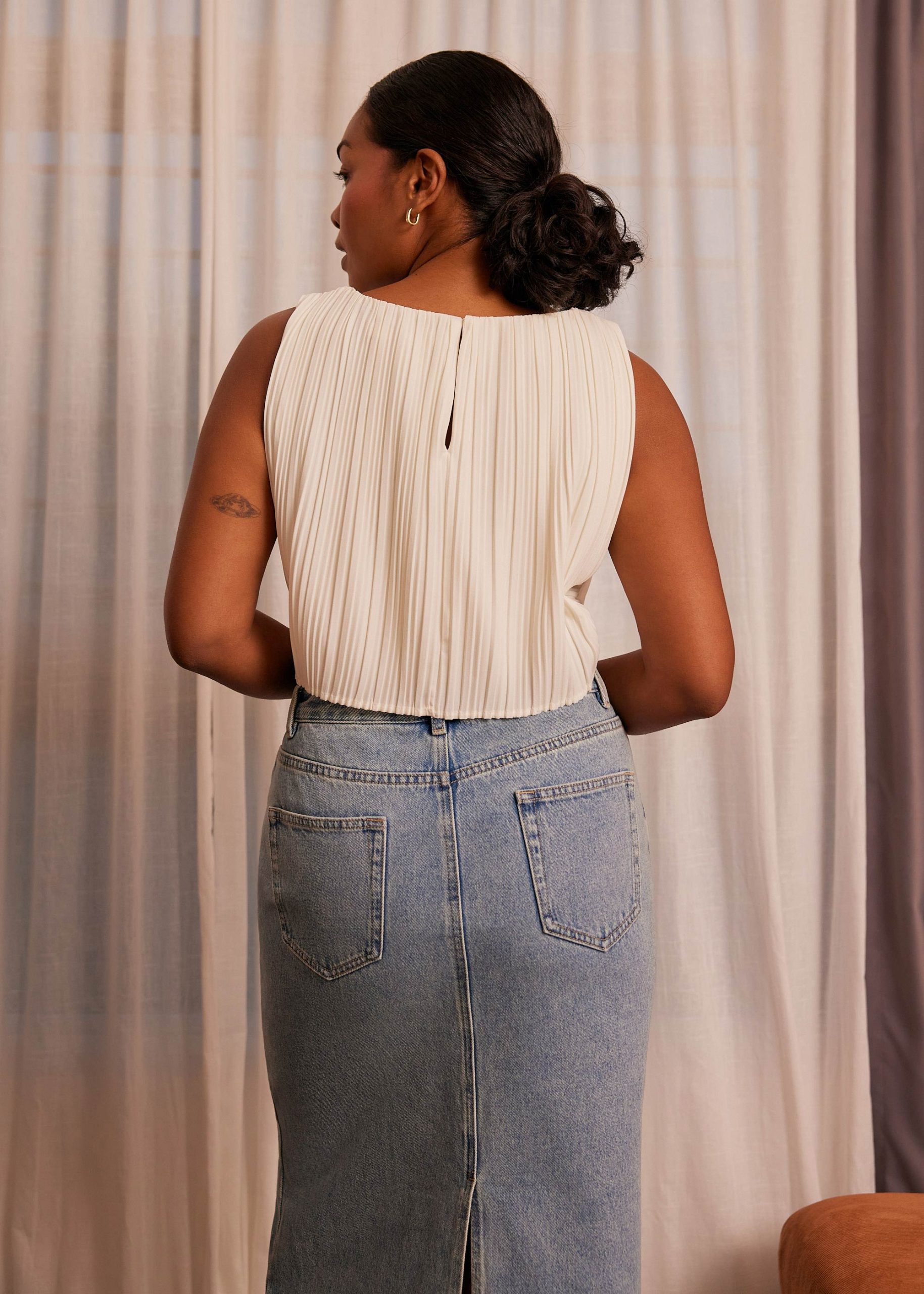 Dez Pleated Boat Neck Crop Top - Image 14