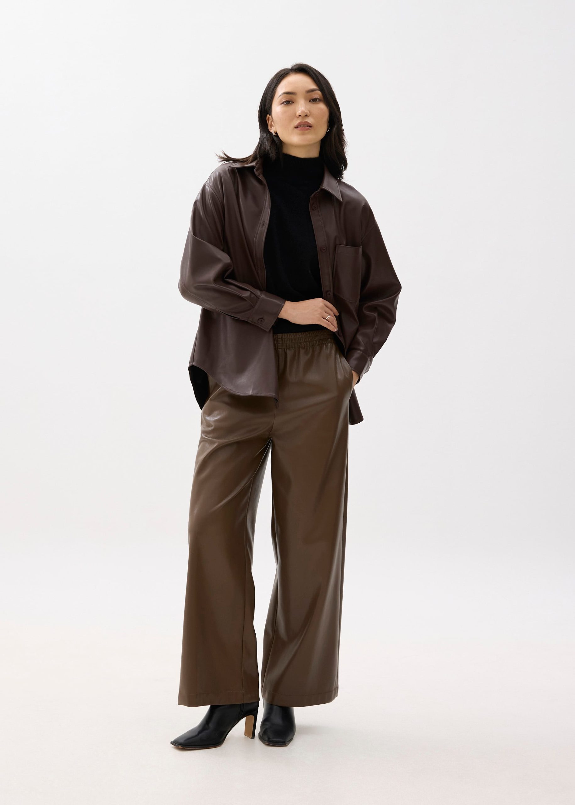 Leggy??Elastic High Waist Vegan Leather Wide Leg Pants - Image 3