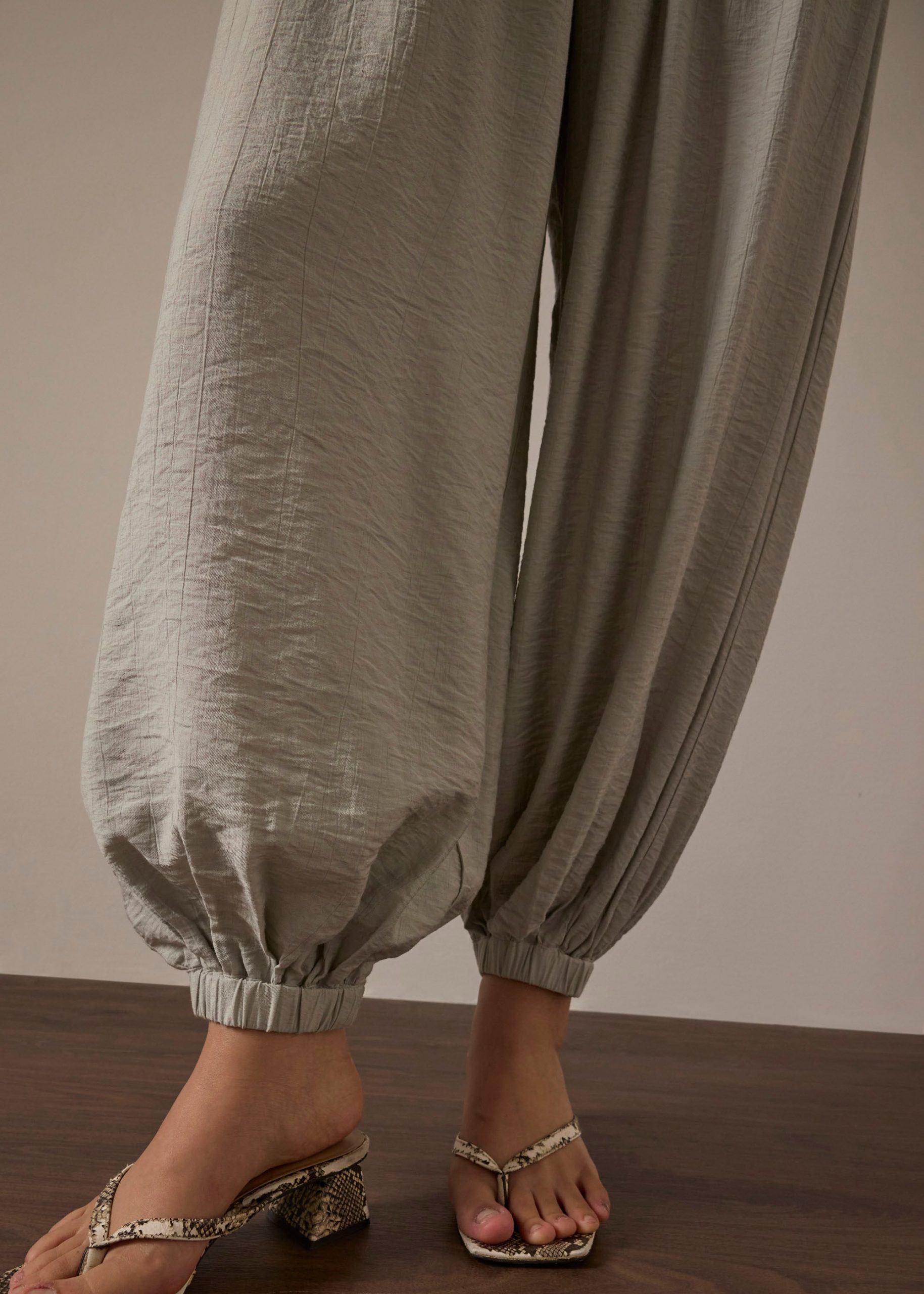 Cuffed Hem Cocoon Pants - Image 13