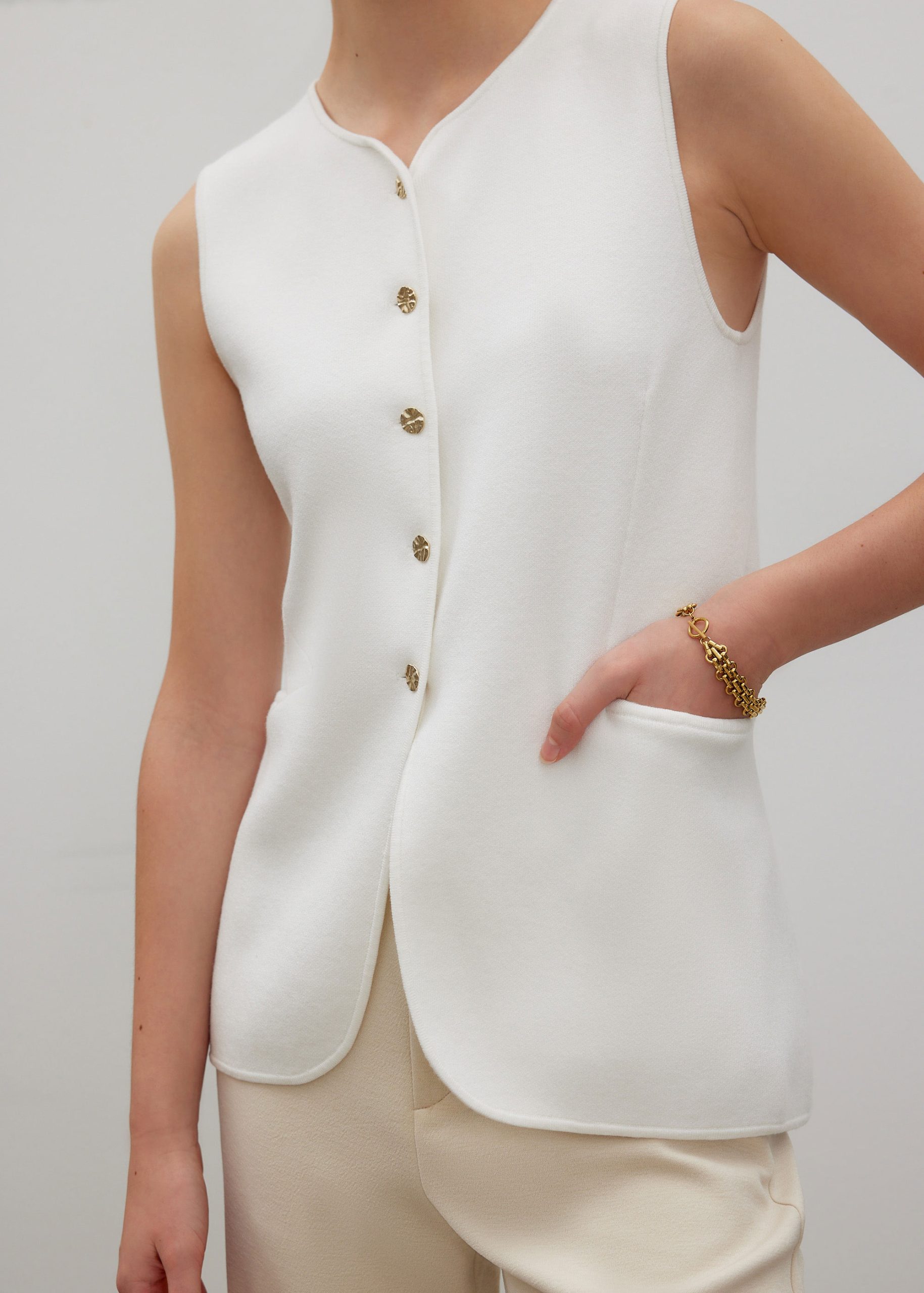 Yui Tailored Long Knit Vest - Image 13