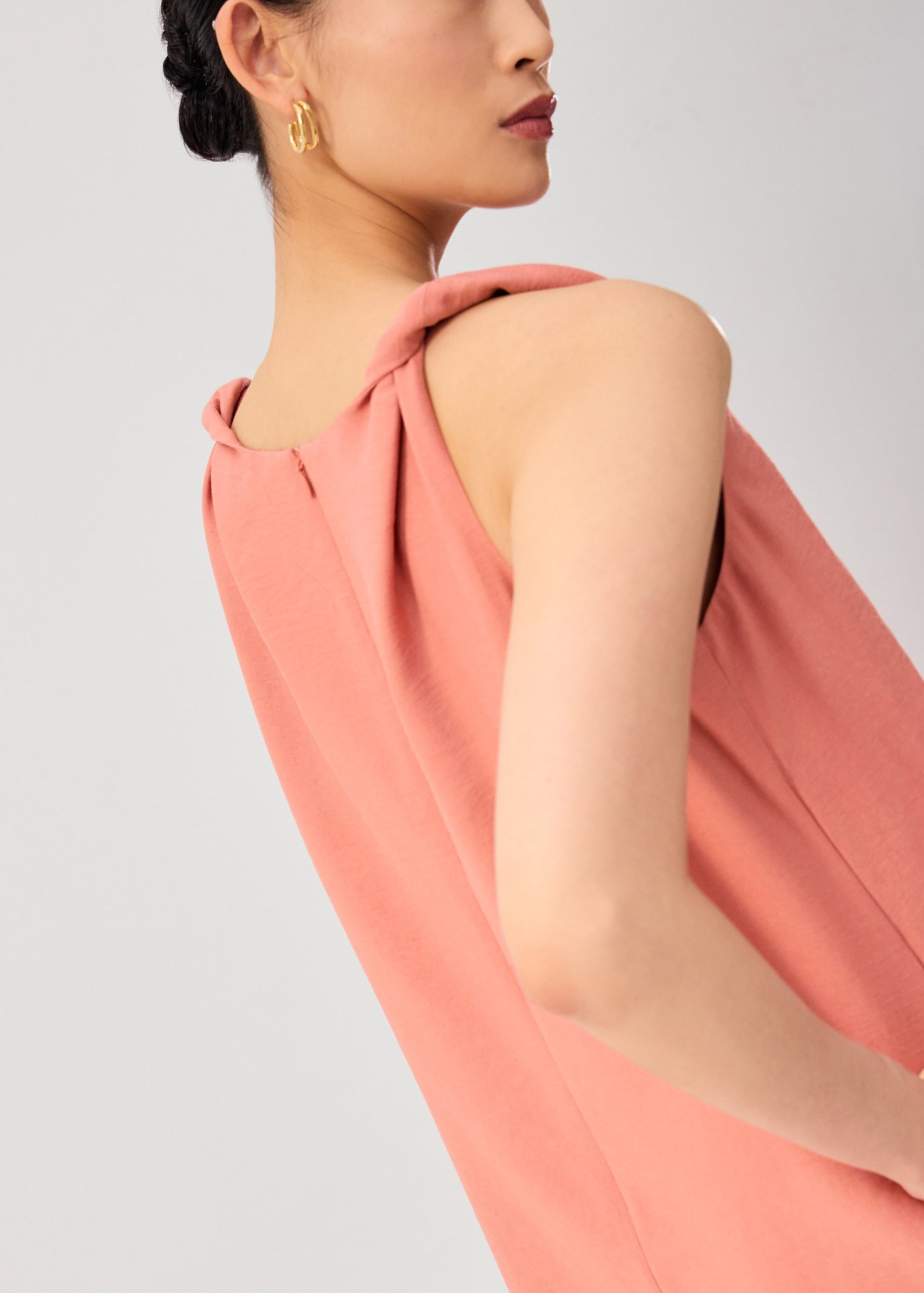 Relaxed Twisted Shoulder Boat Neck Romper - Image 4