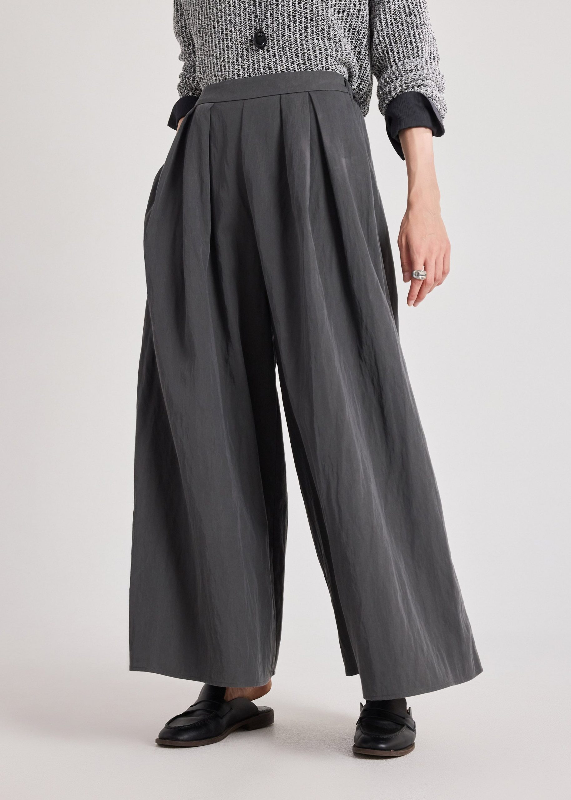 Lyocell Pleated Pants - Image 2