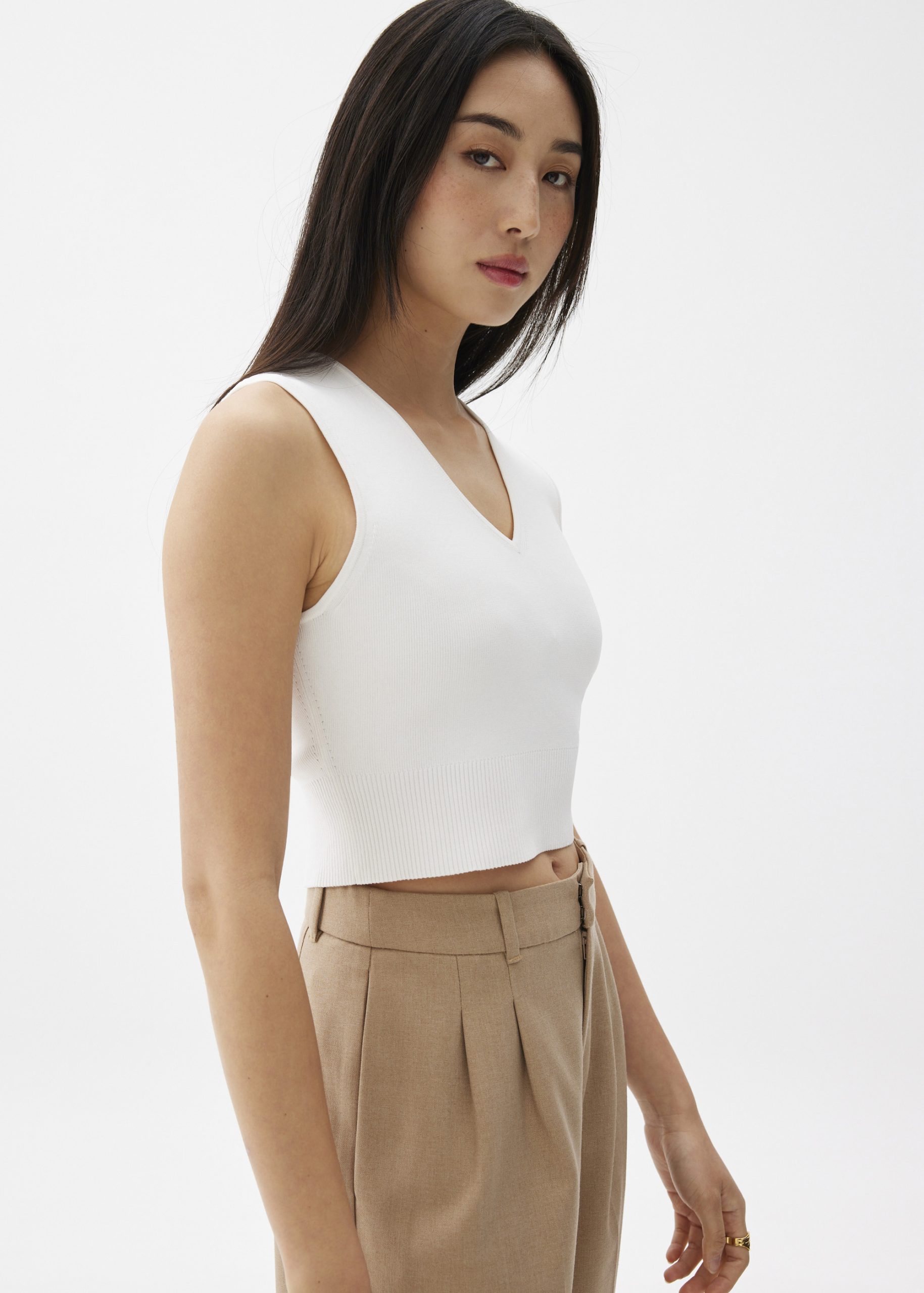 Sree Knit V-neck Crop Top - Image 11