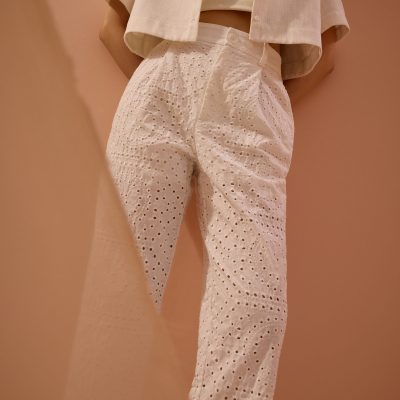 Elastic Peg Leg Pants in Soft Breeze Broderie