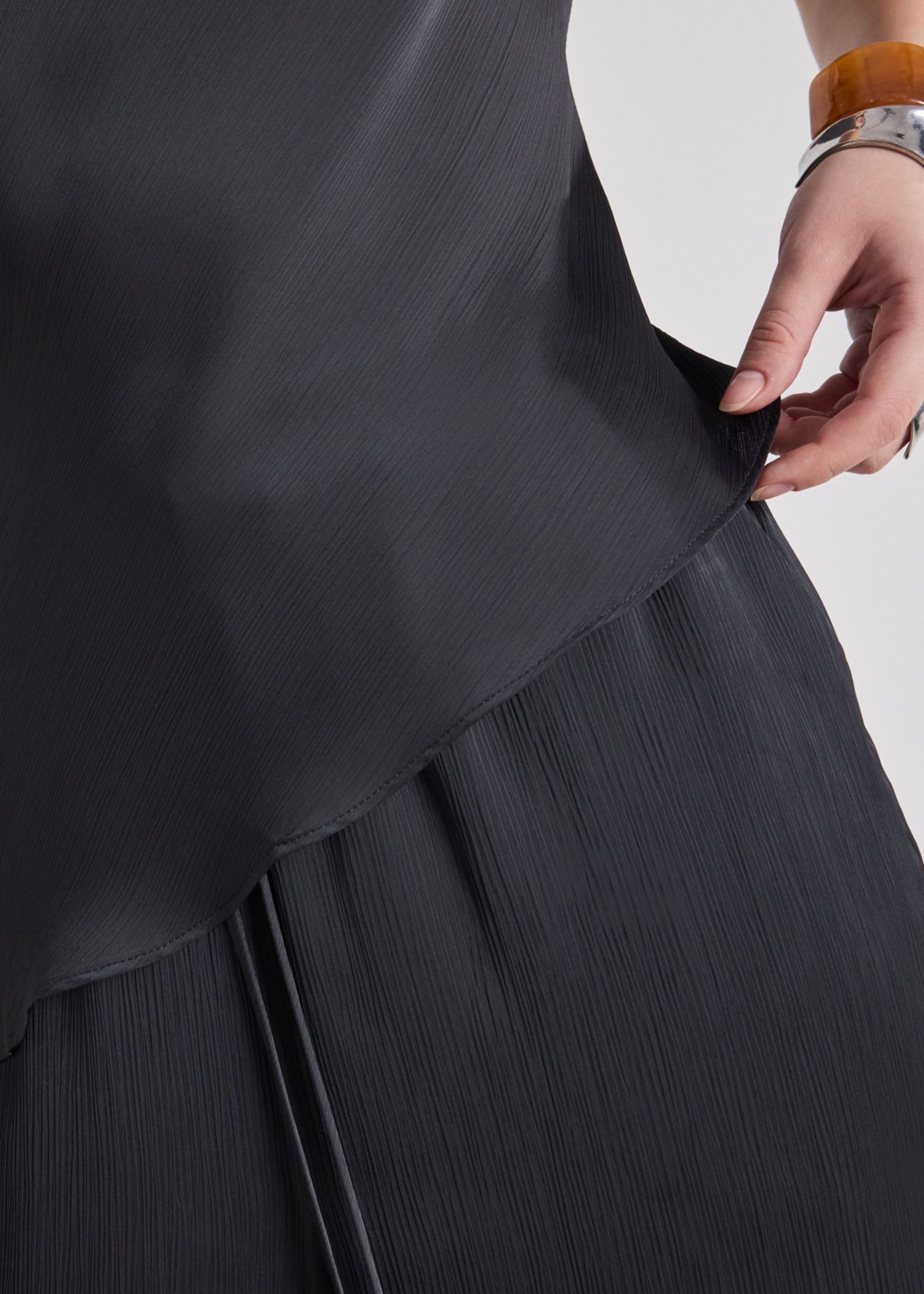 Kyuri Crinkled Satin Top - Image 9