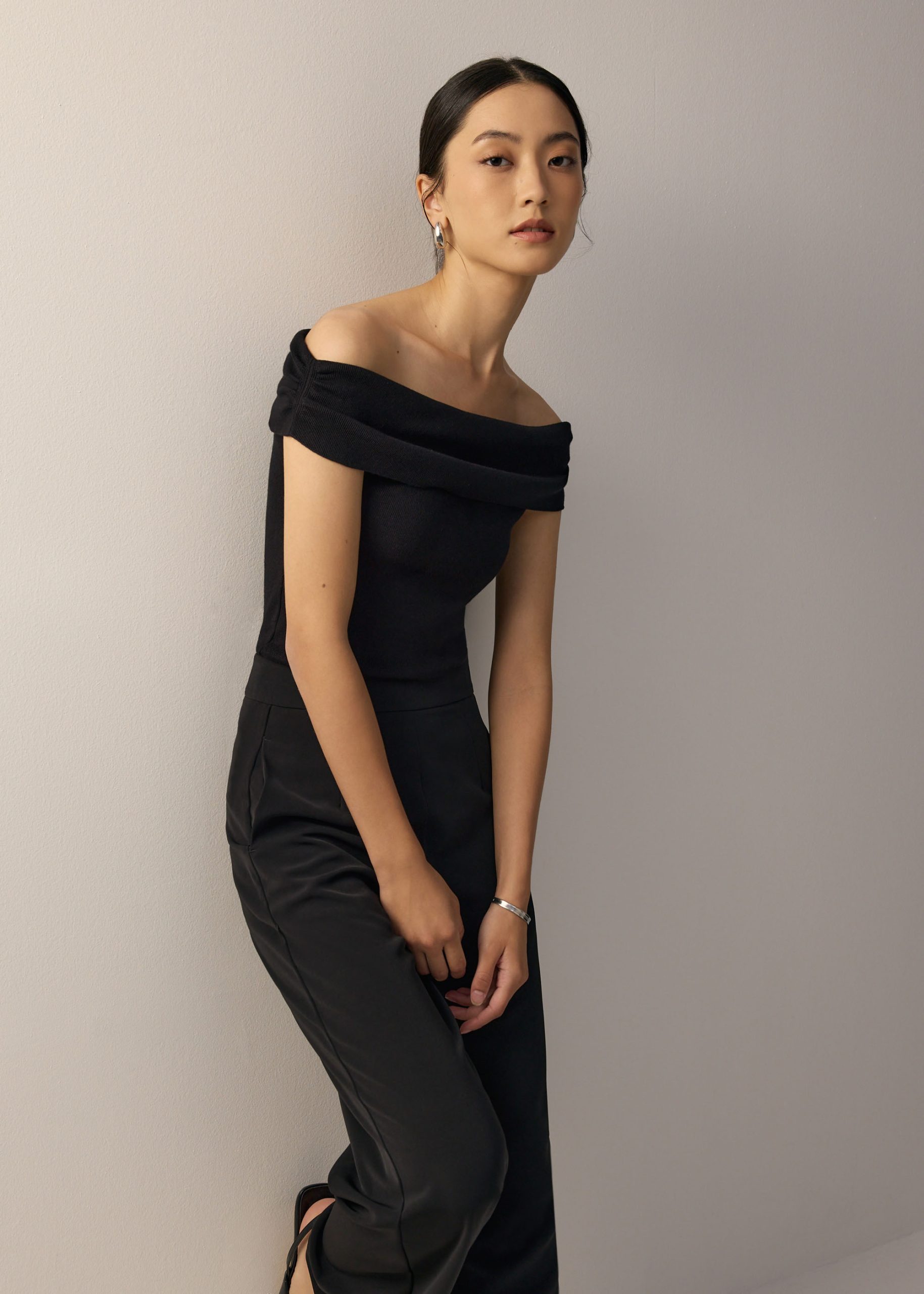 Knit Fitted Off Shoulder Top - Image 4