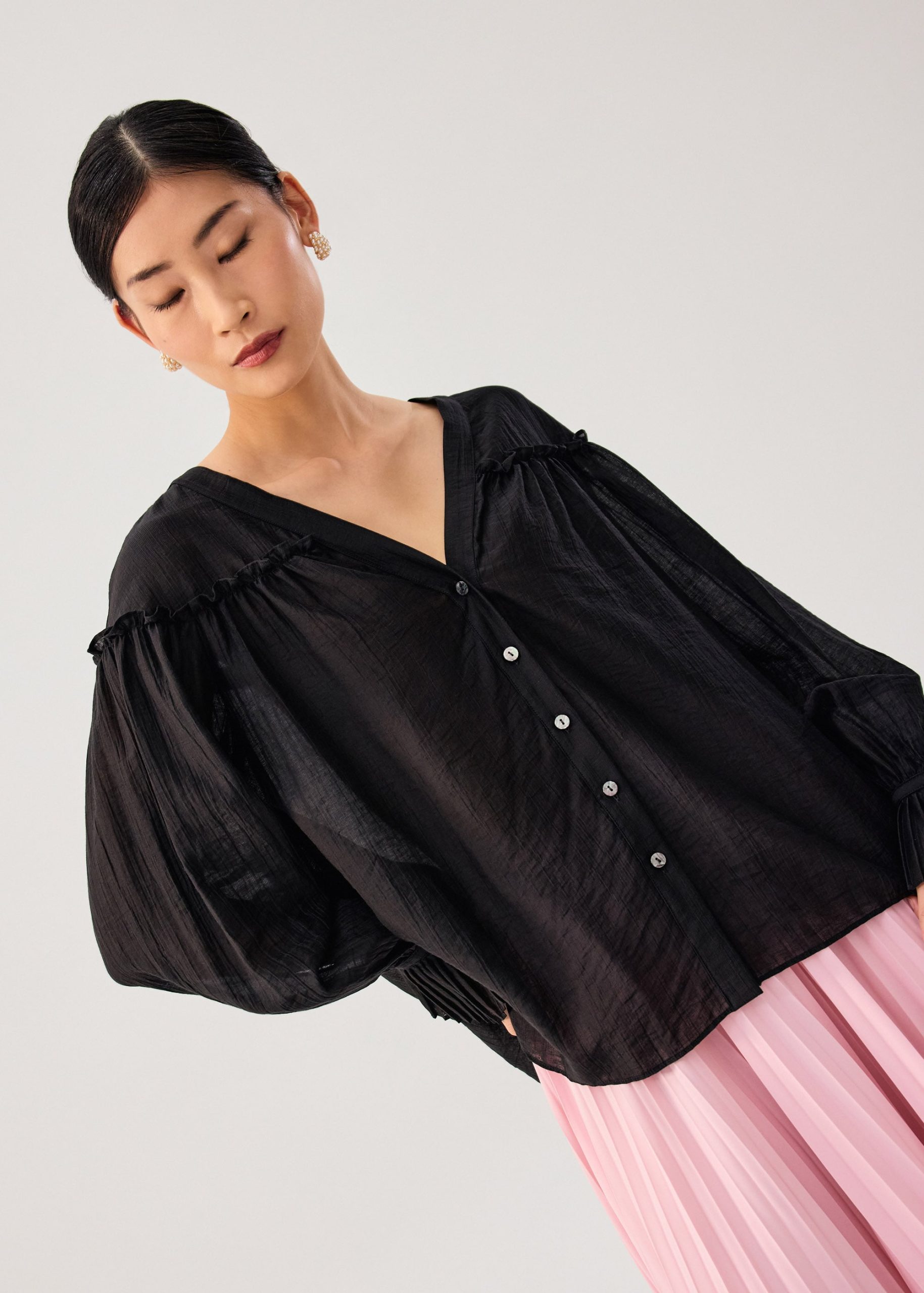 Relaxed Ruffle Trim Lyocell V-neck Long Blouse - Image 7