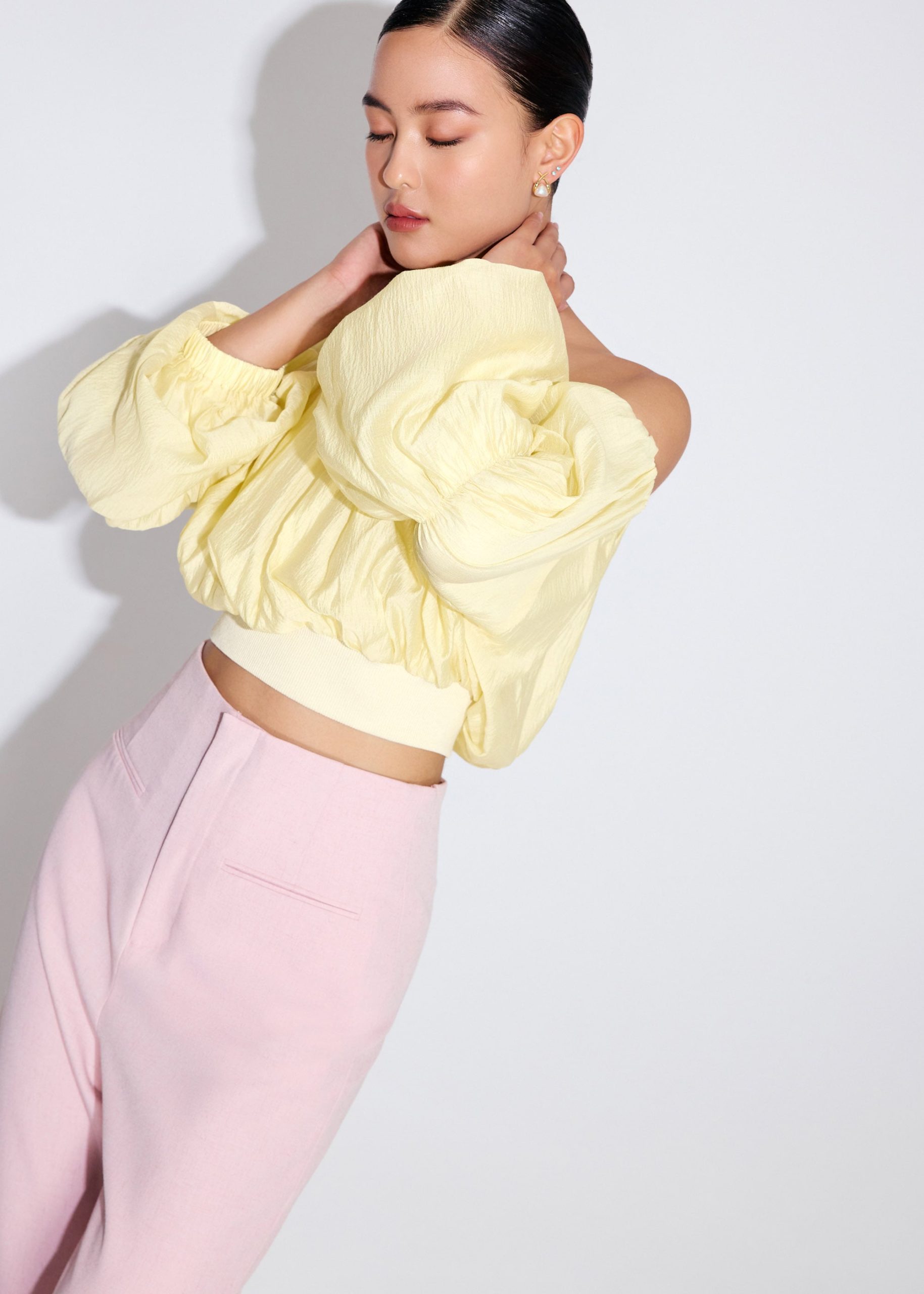 Elastic Lyocell Off-Shoulder Romantic Flare Sleeve Crop Top - Image 11