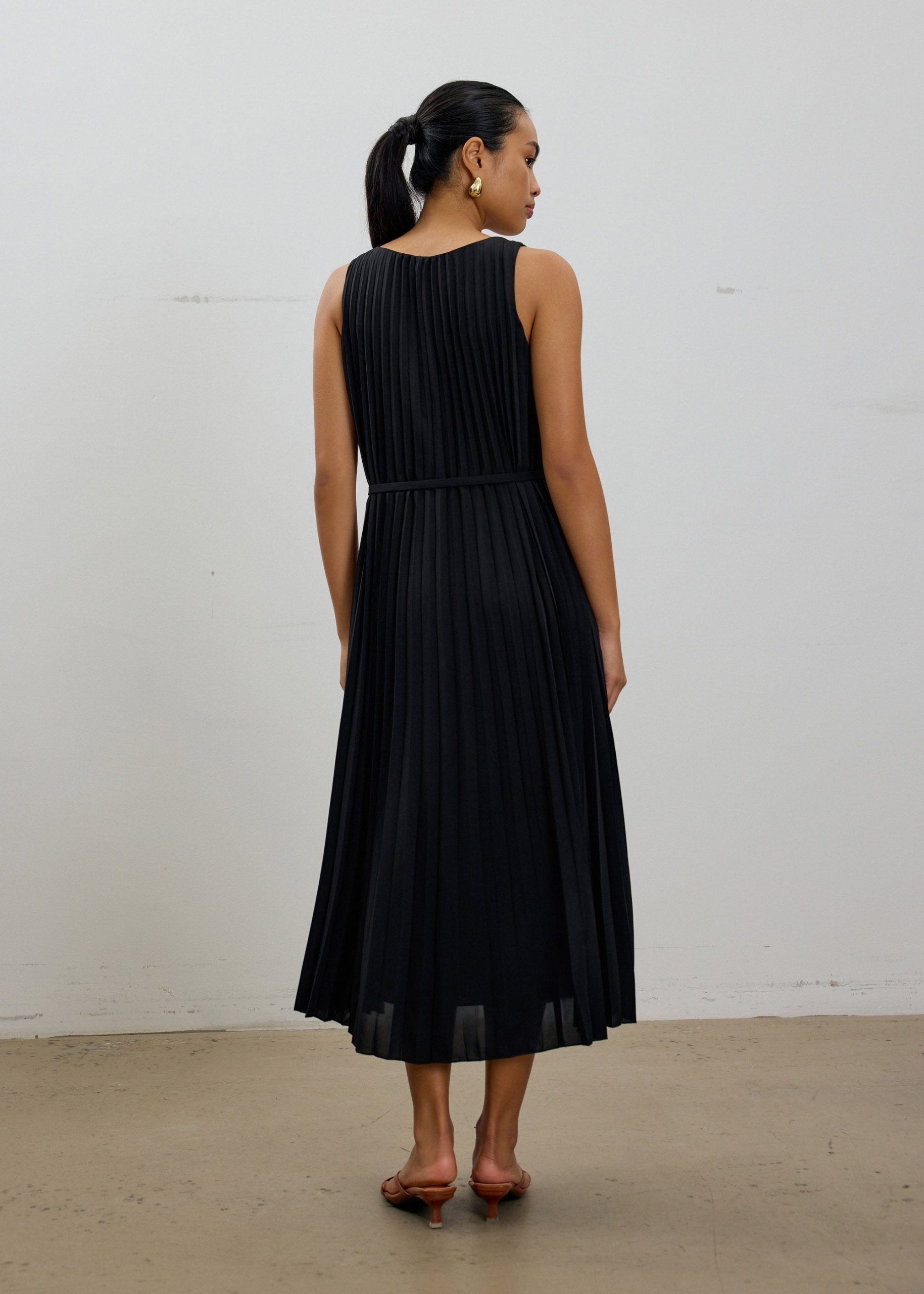 Willa Reversible Sunray Pleated Midaxi Dress - Image 5