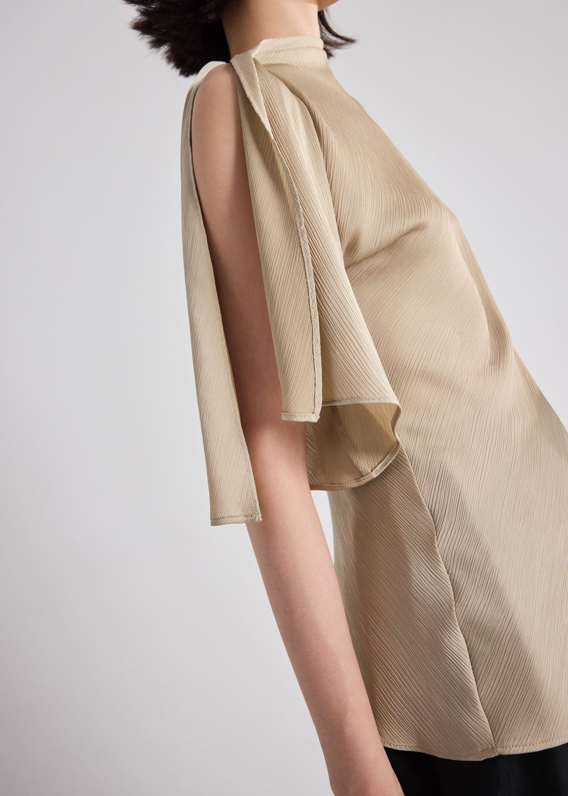Kyuri Crinkled Satin Top - Image 19