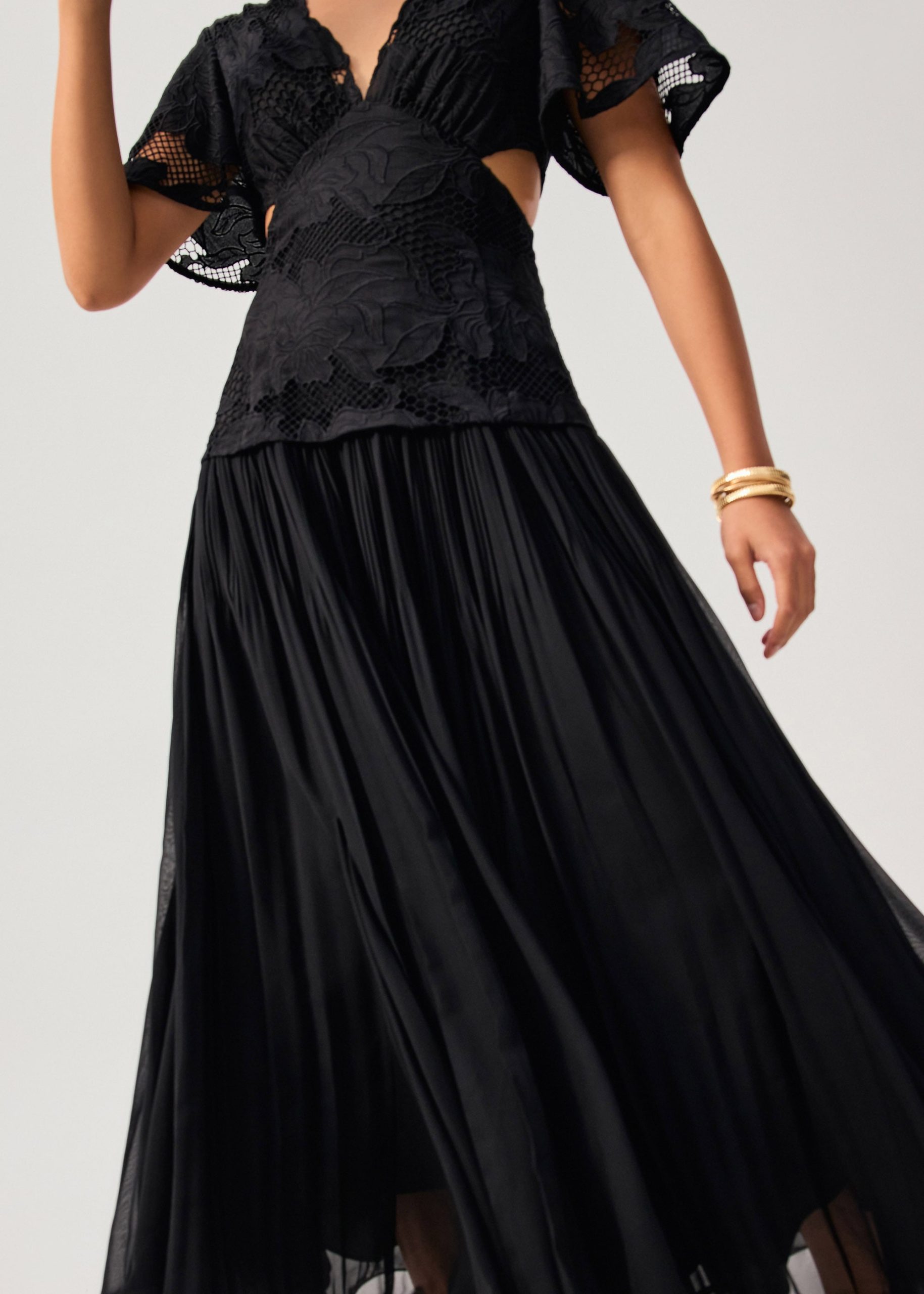 BraFree by LB Lace V-Neck Bell Sleeve Fit & Flare Maxi Dress - Image 5