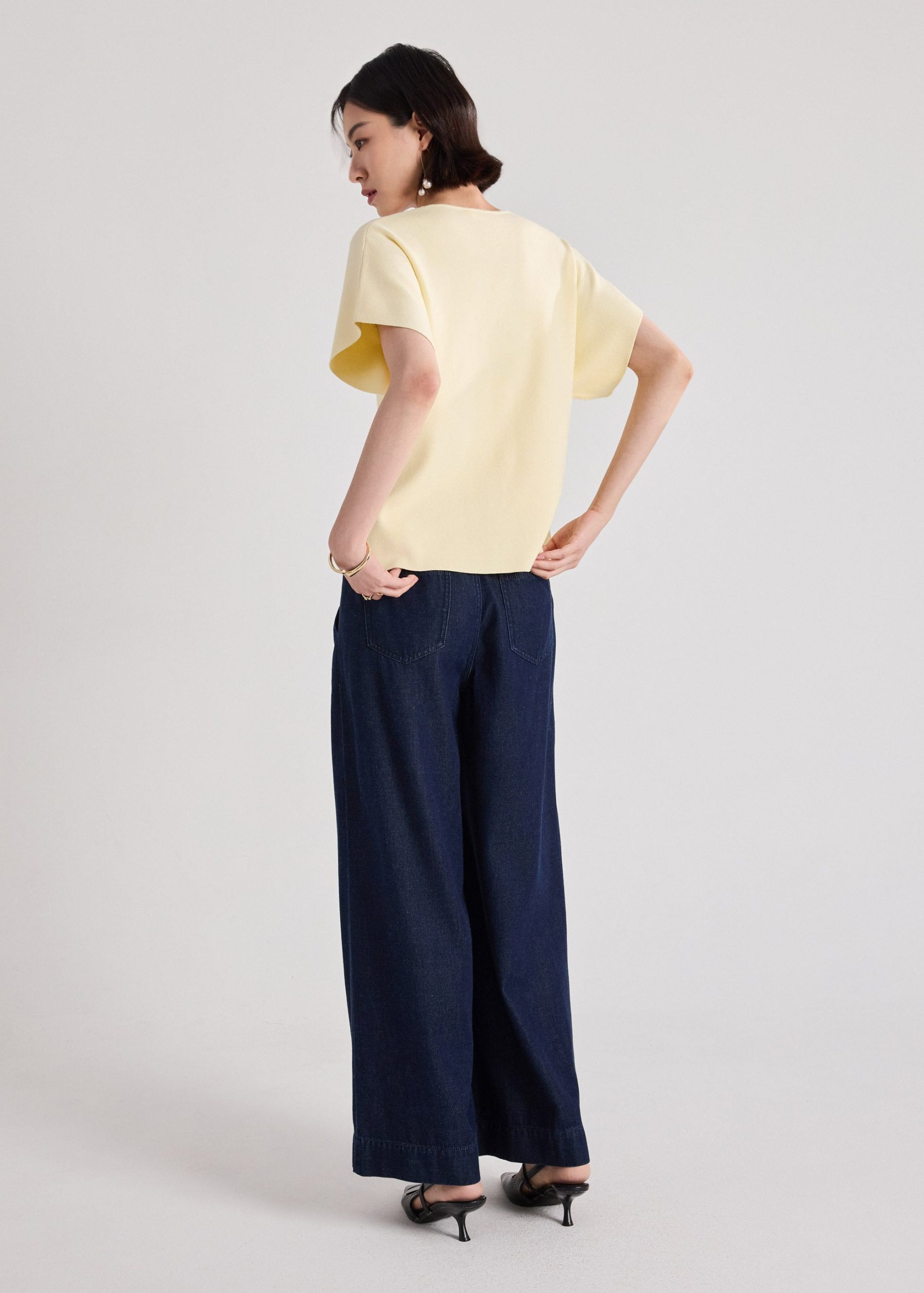 Amrita Knit V-neck Top - Image 21