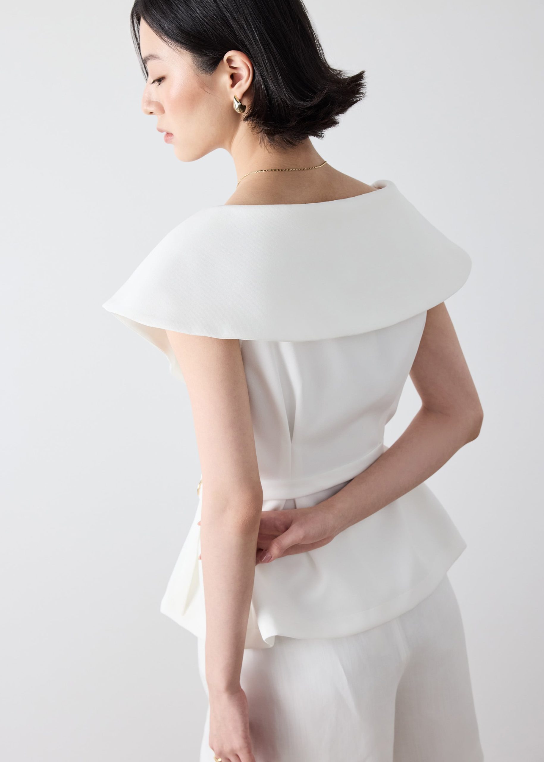 Aura V-neck Top With Belt - Image 14