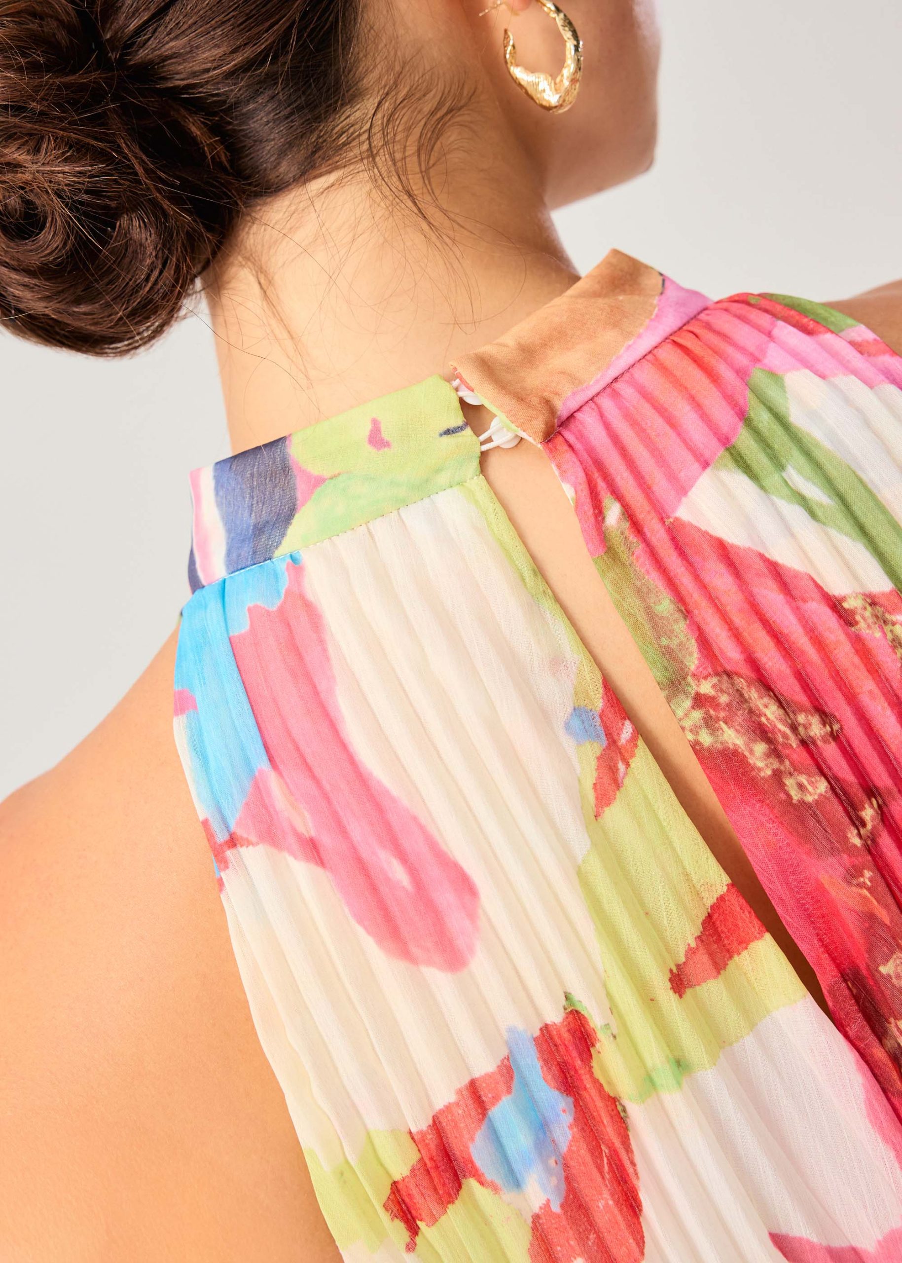 Georgette Pleated Mock Neck Trapeze Midaxi Dress in Vivid Blooms - Image 7
