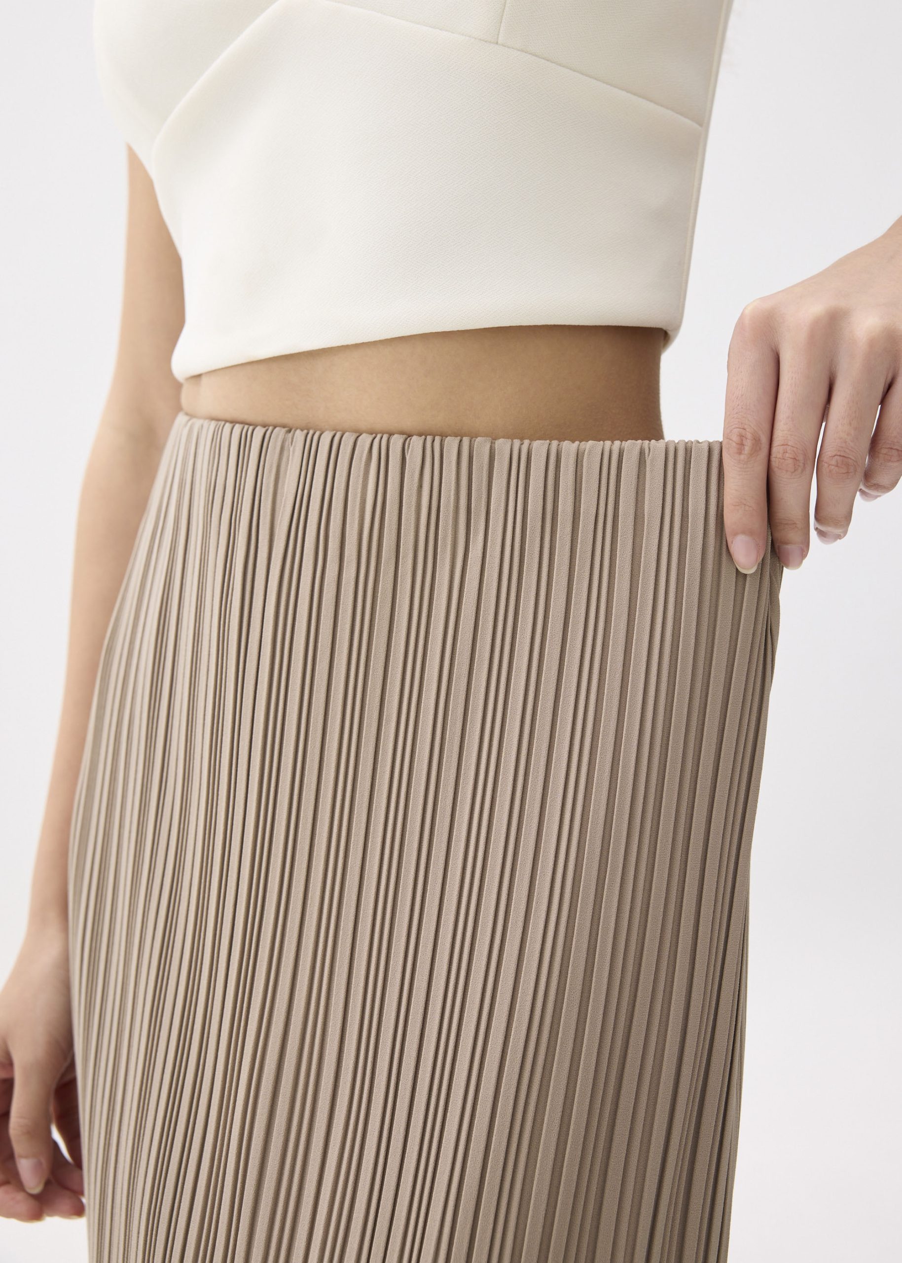 Gym Pleated Column Midi Skirt - Image 12