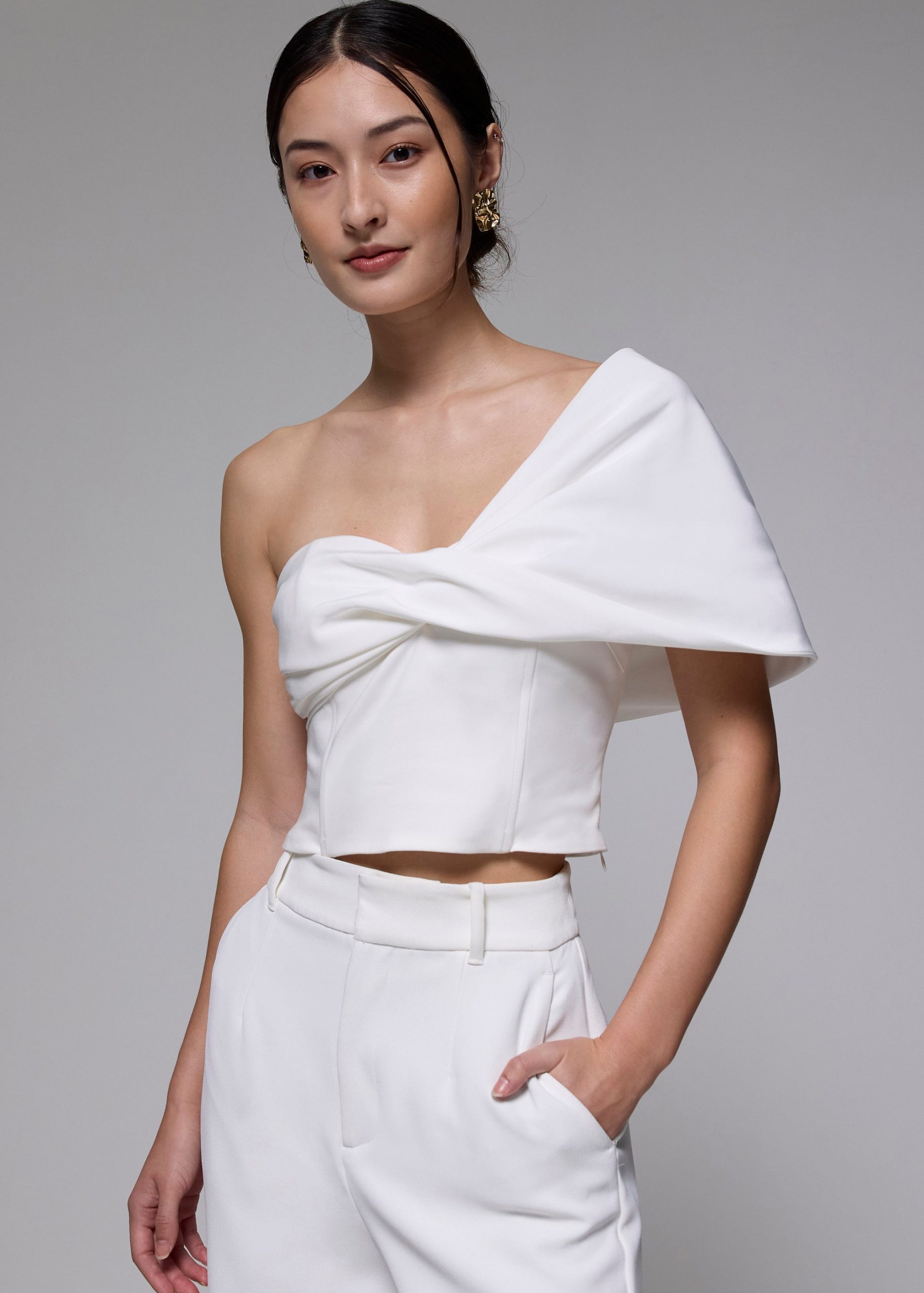 BraFree by LB Asymmetric Front Twist Top - Image 12