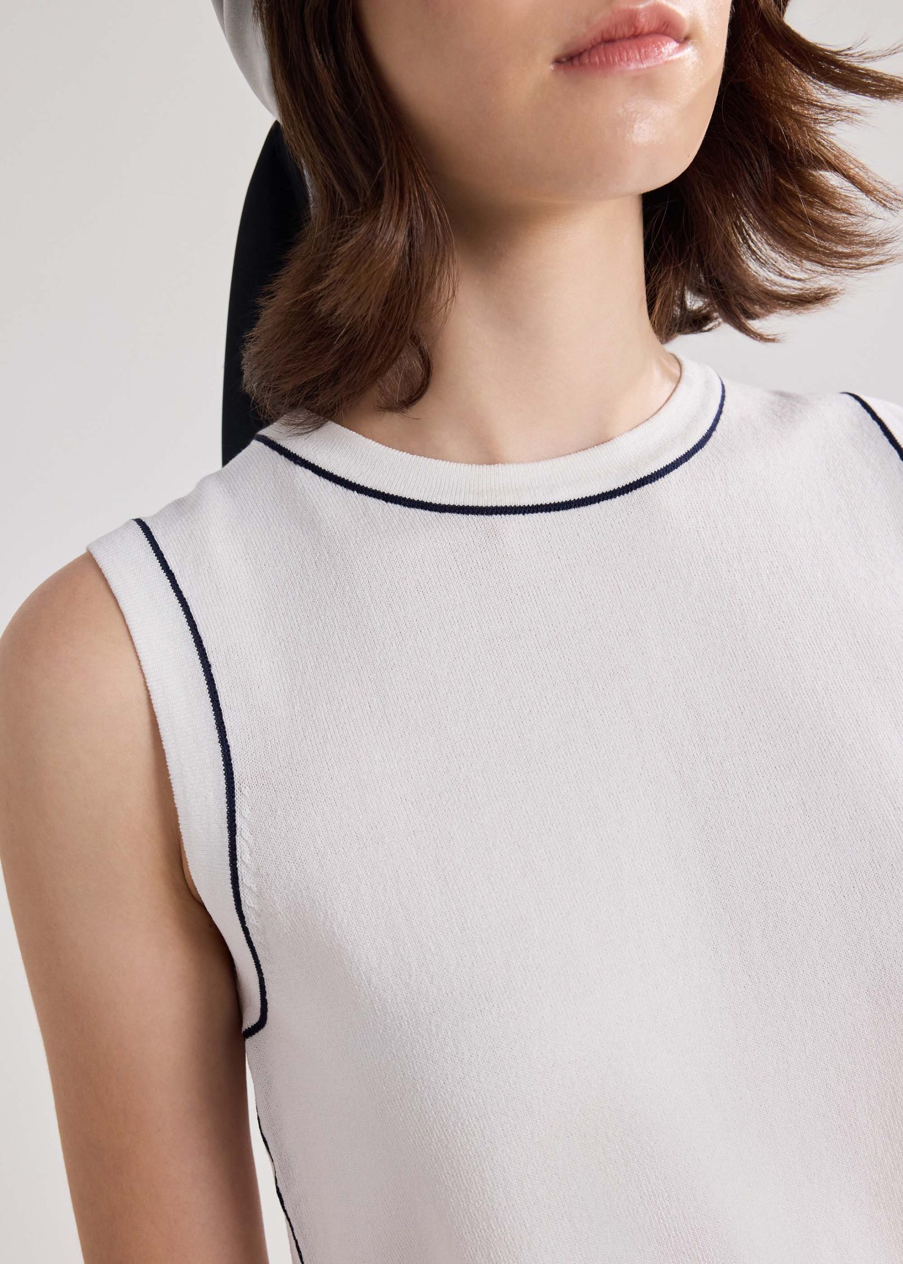 Maris Contrast Knit Round Neck Tank - Image 6