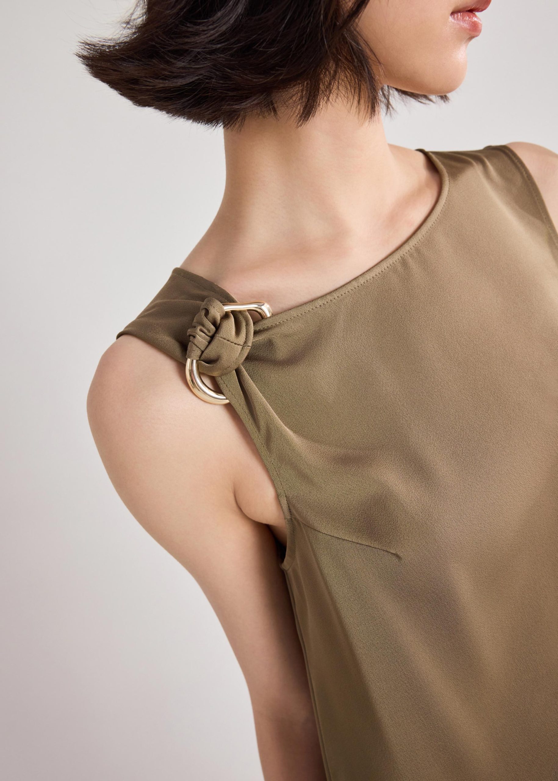Yuni Satin Column Dress - Image 10