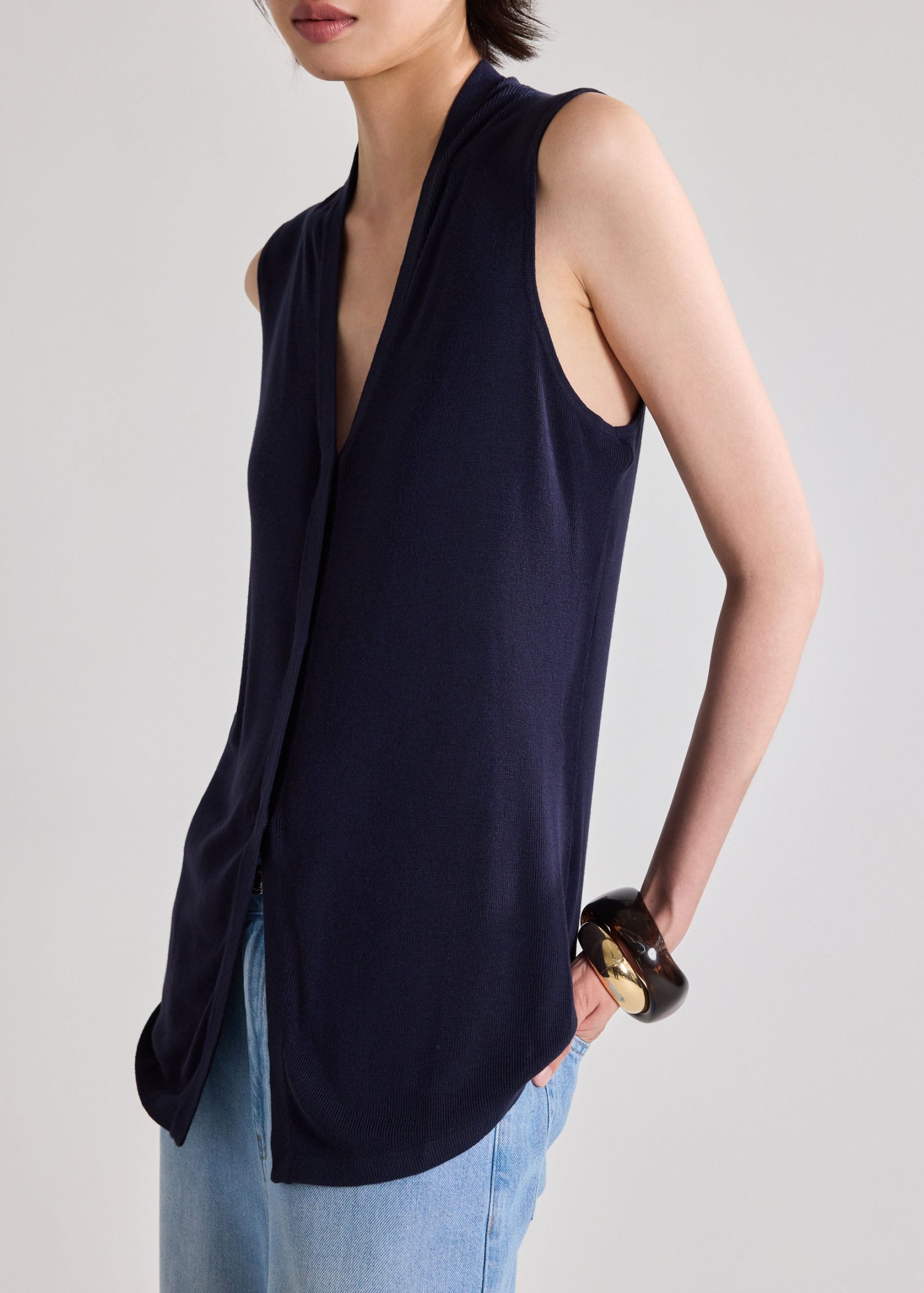 Chuan Soft Knit Long Vest - Image 5
