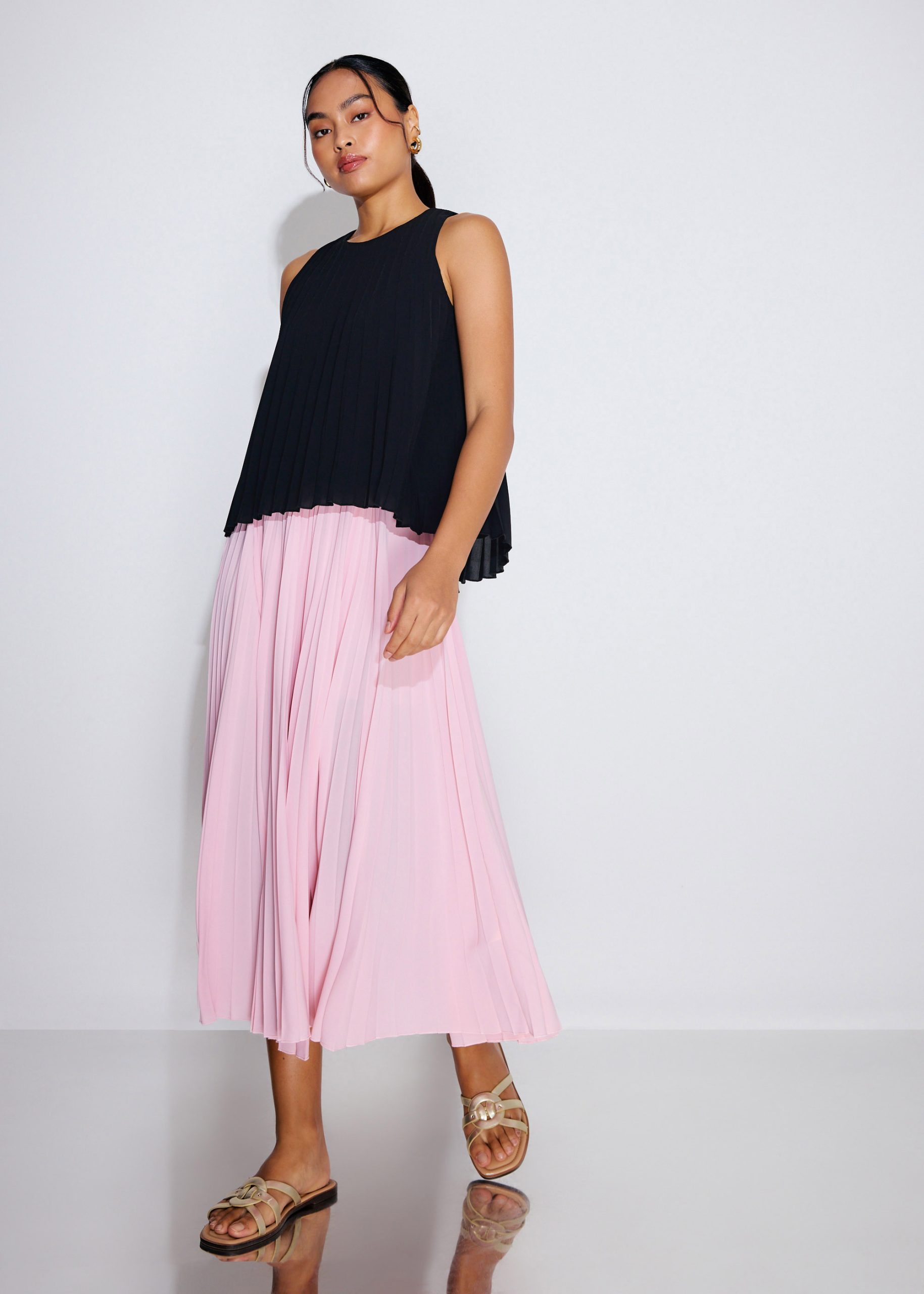 Wei Elastic Sunray Pleated Midaxi Skirt - Image 38