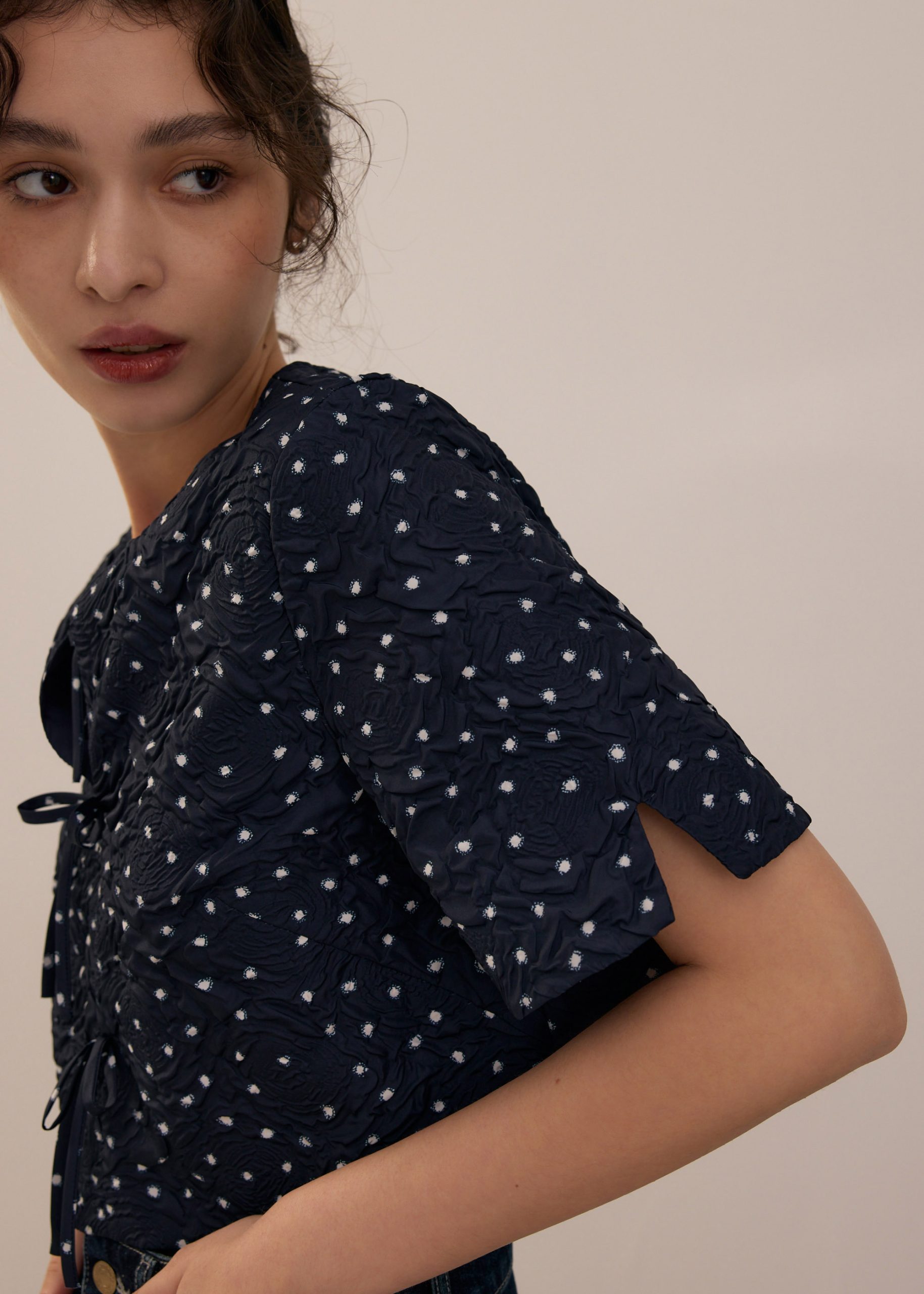 Crinkled Polka Dot Crop Shell Top - Image 10
