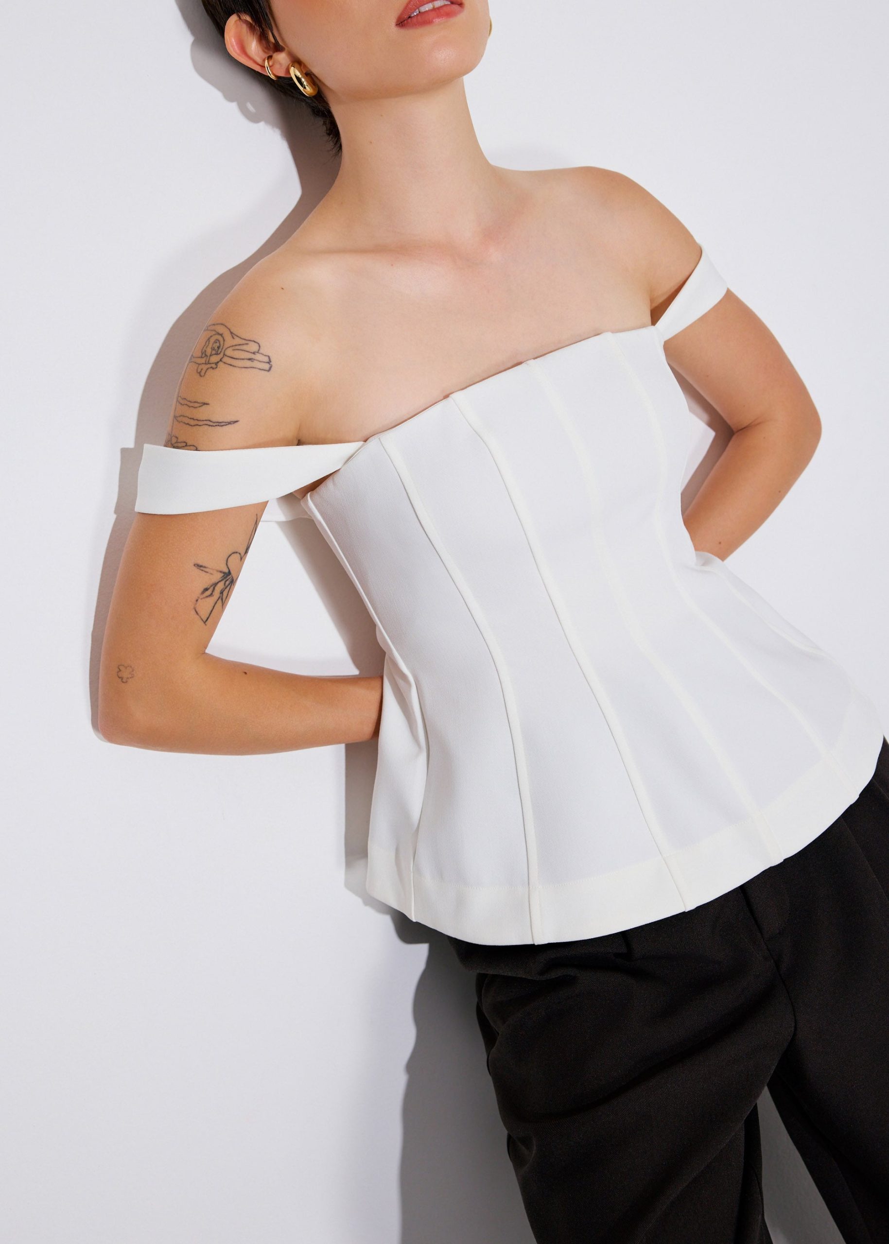 BraFree by LB Bella Detachable Straps Panelled Peplum Top - Image 10