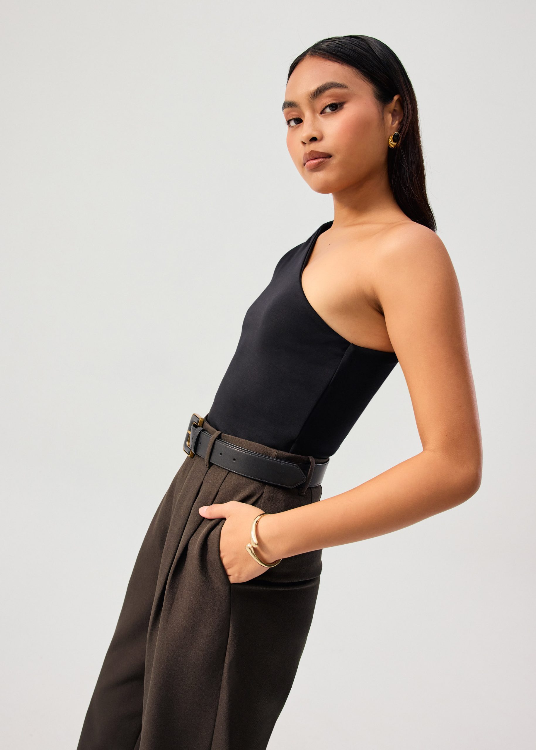 Tencel Shoulder Twist Toga Fitted Top - Image 5