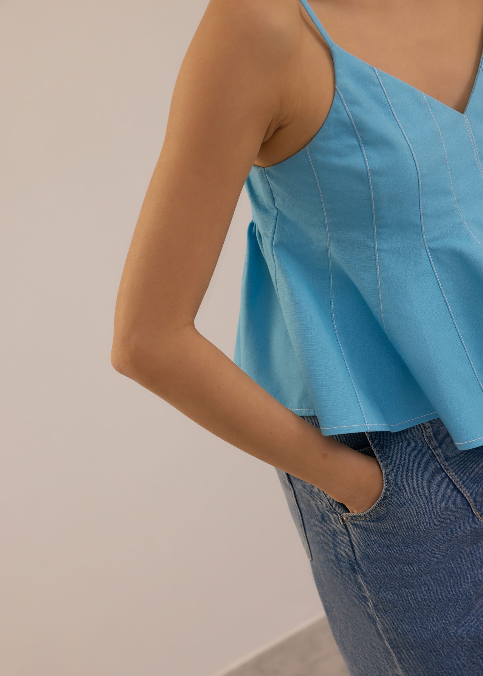 Contrast Stitch V-neck Peplum Camisole Top - Image 32
