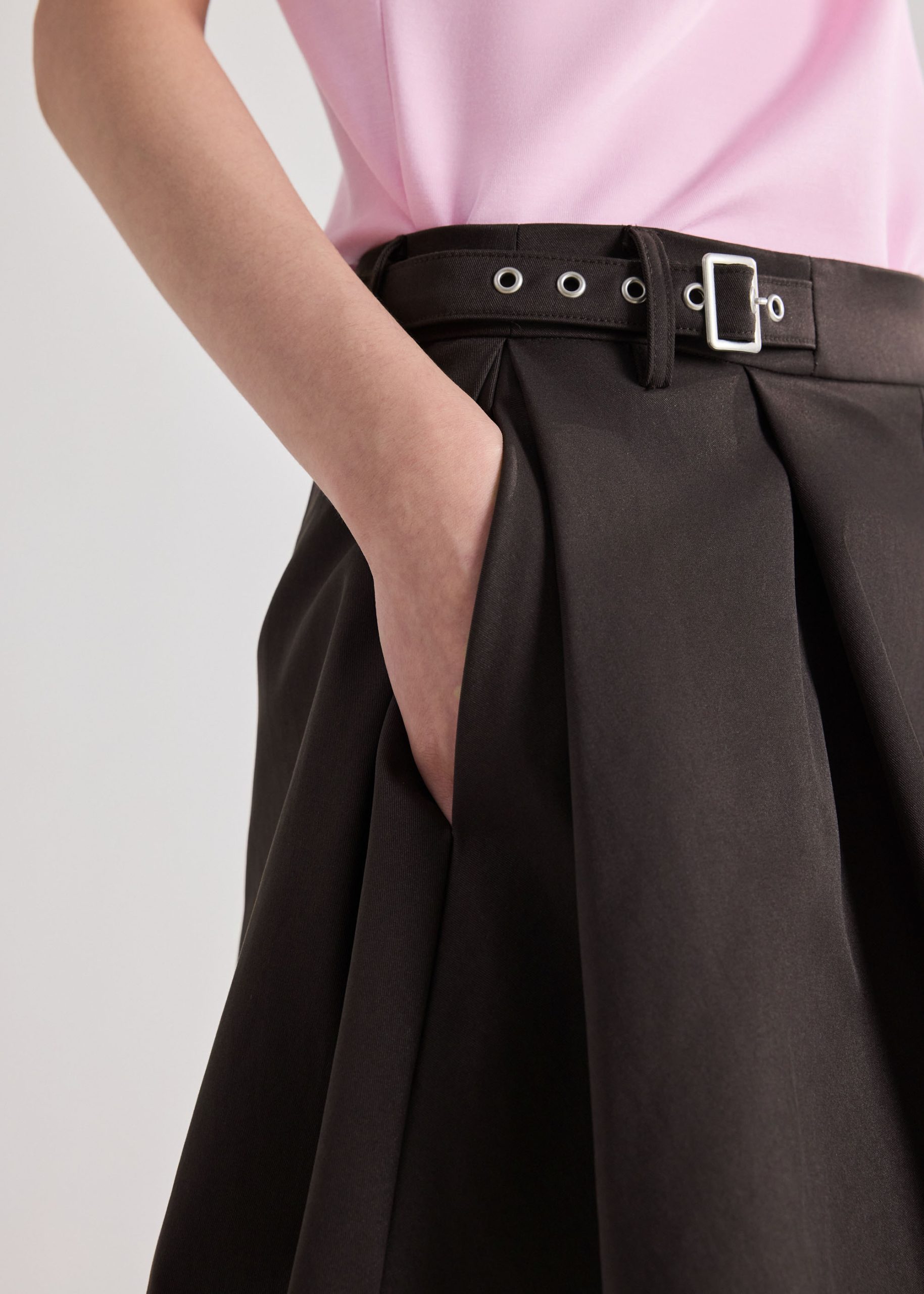 Buckle Belt Flare Shorts - Image 11