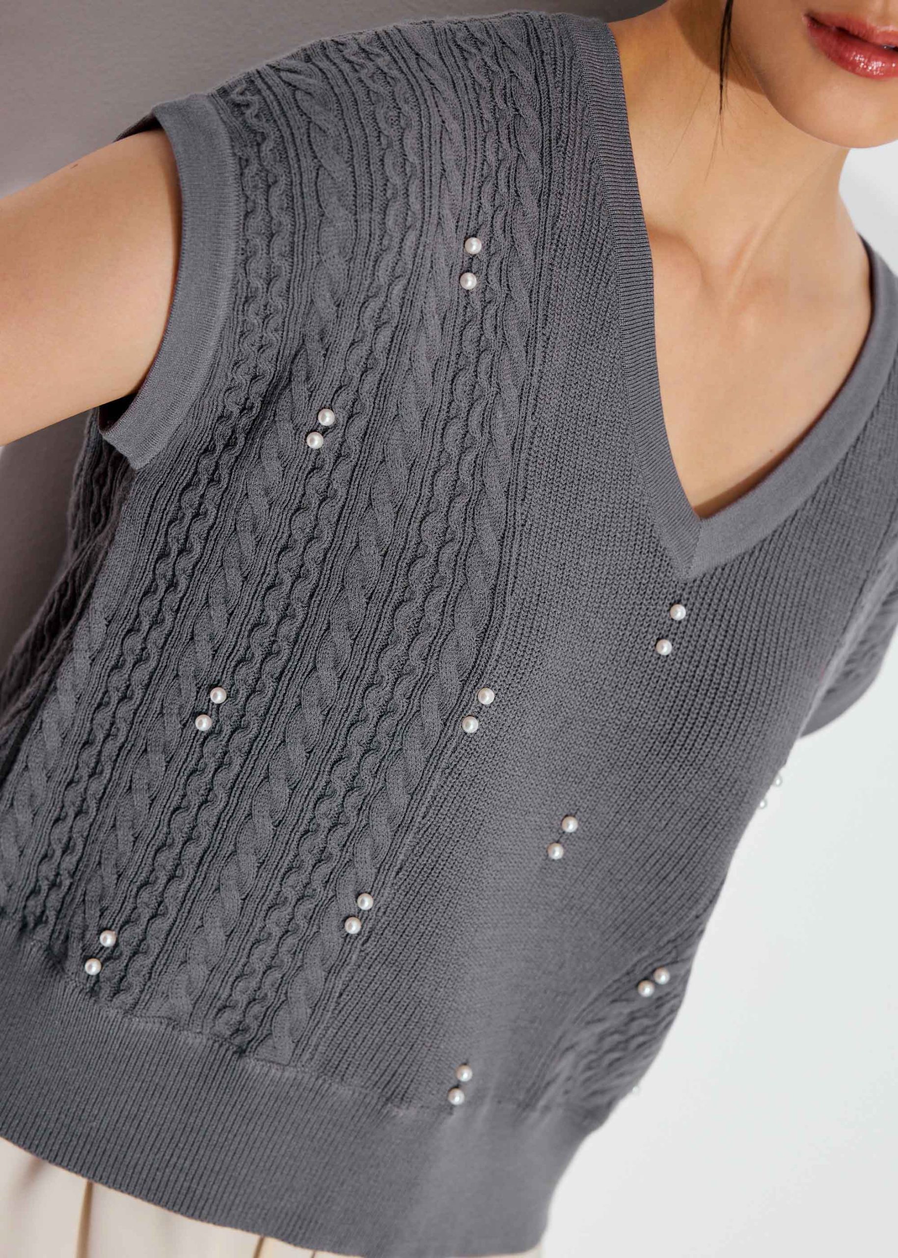 Relaxed Pearl Embellished Cable Knit Shell Top - Image 4