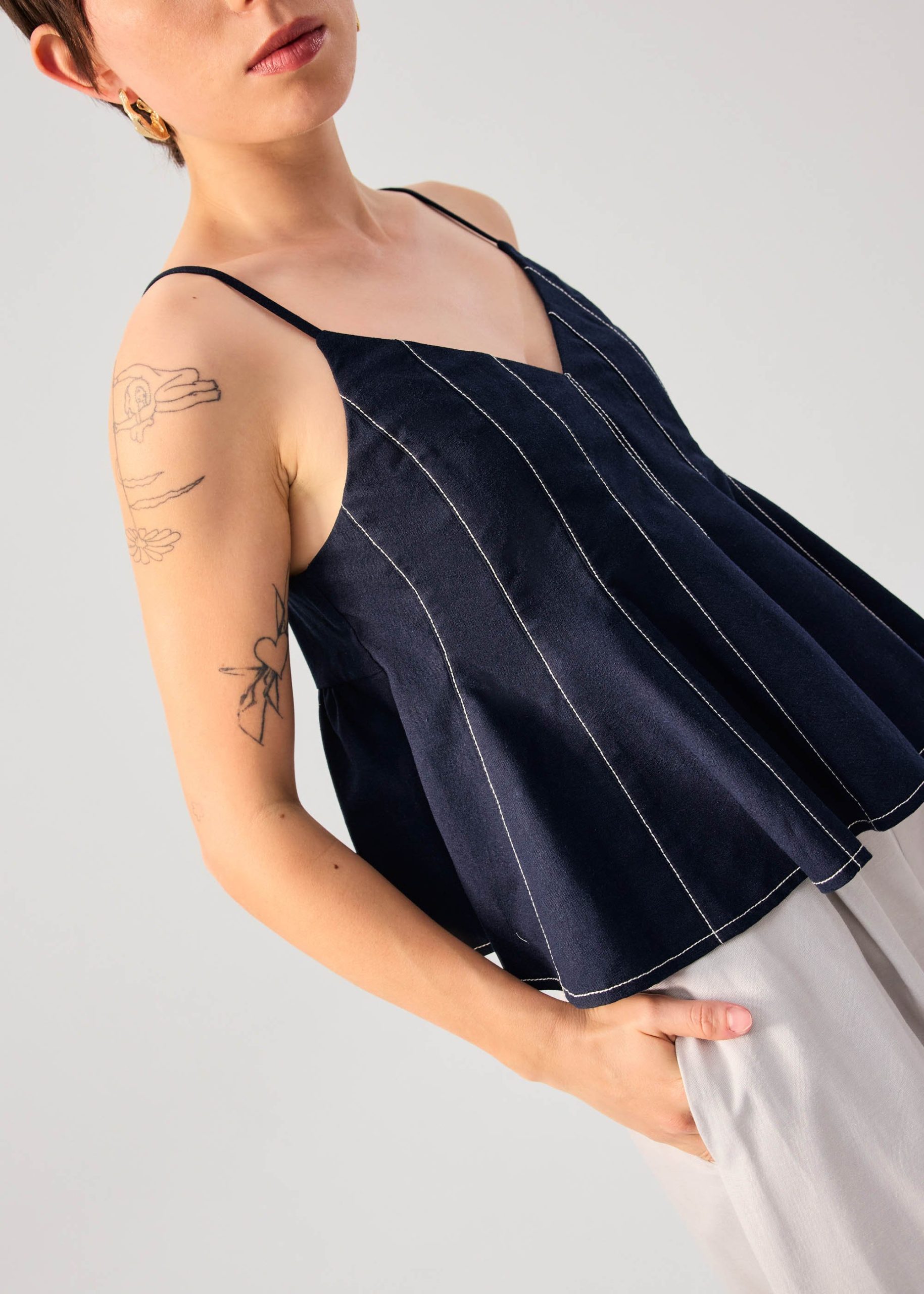 Contrast Stitch V-neck Peplum Camisole Top - Image 6
