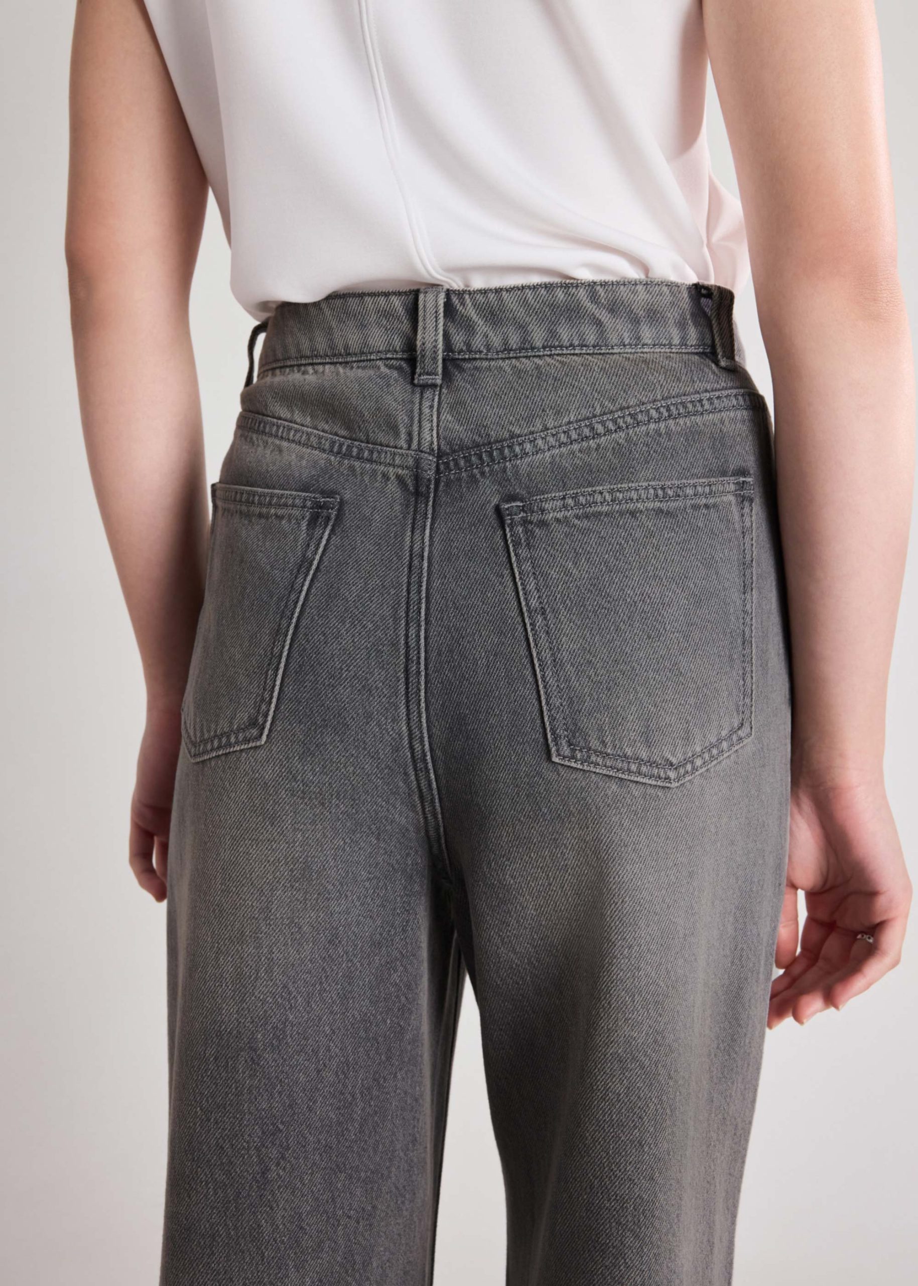 Leggy??Cross Over Jeans - Image 13