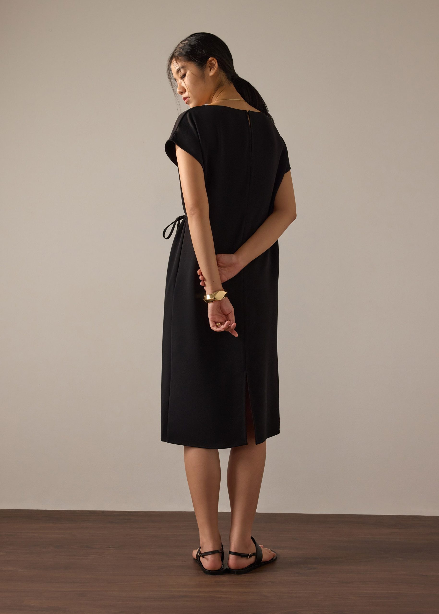 Namtan Crepe Boat Neck Column Midi Dress - Image 5