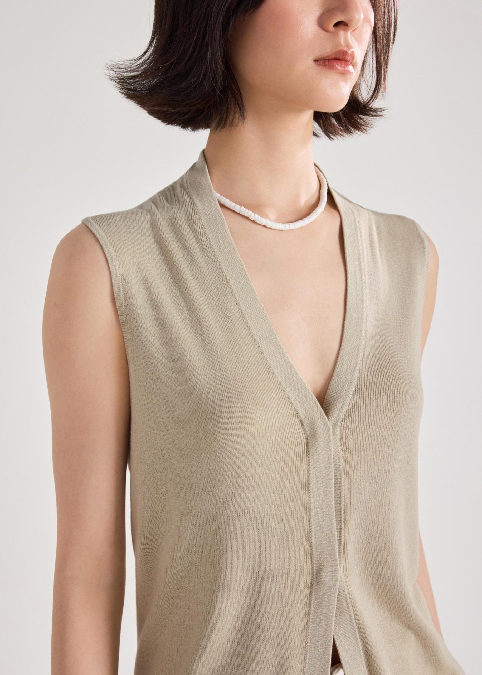 Chuan Soft Knit Long Vest - Image 12