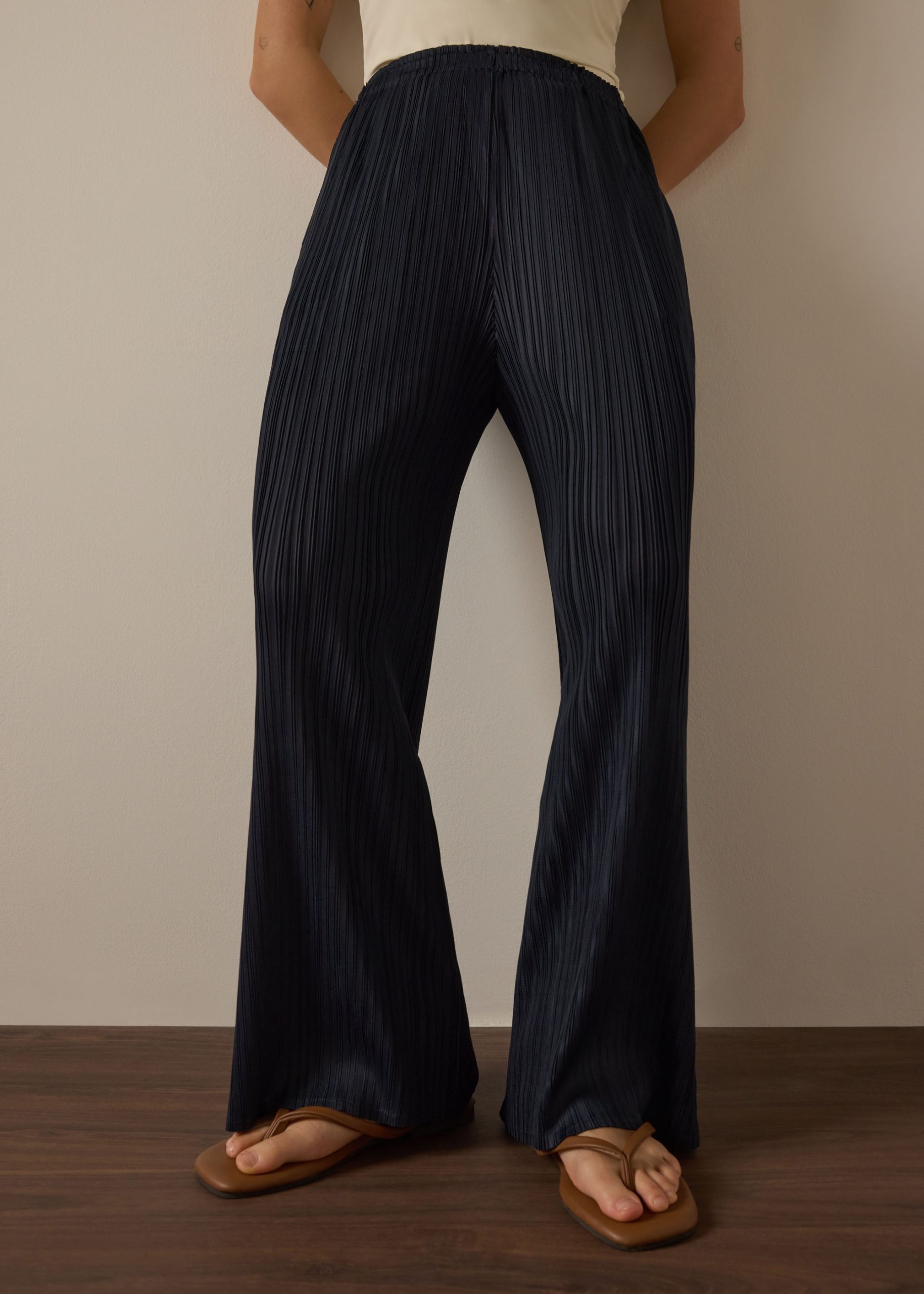 PETITE Leggy??Liv Elastic Plisse Straight Leg Pants - Image 6