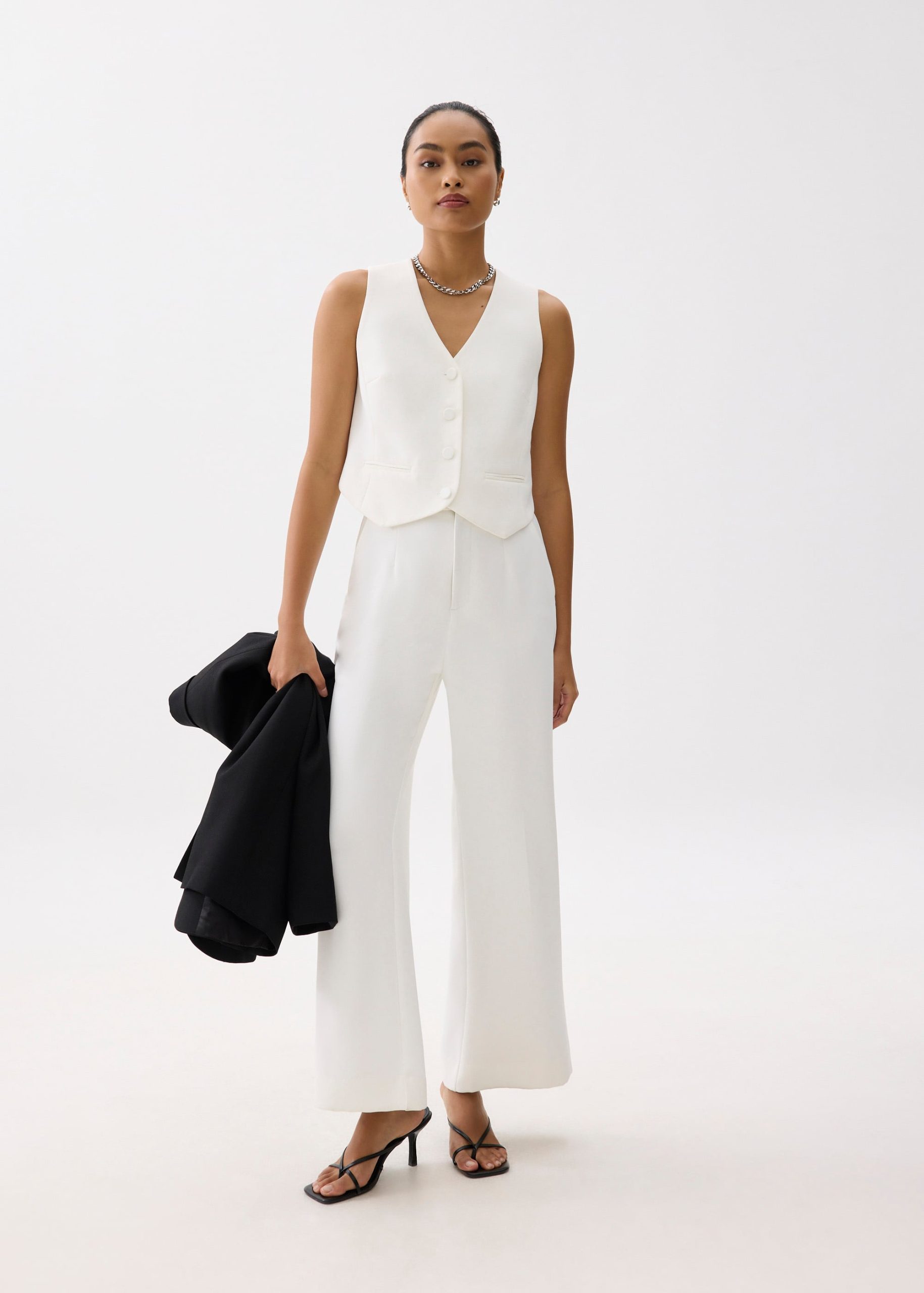 Yuna Relaxed V-neck Vest - Image 13