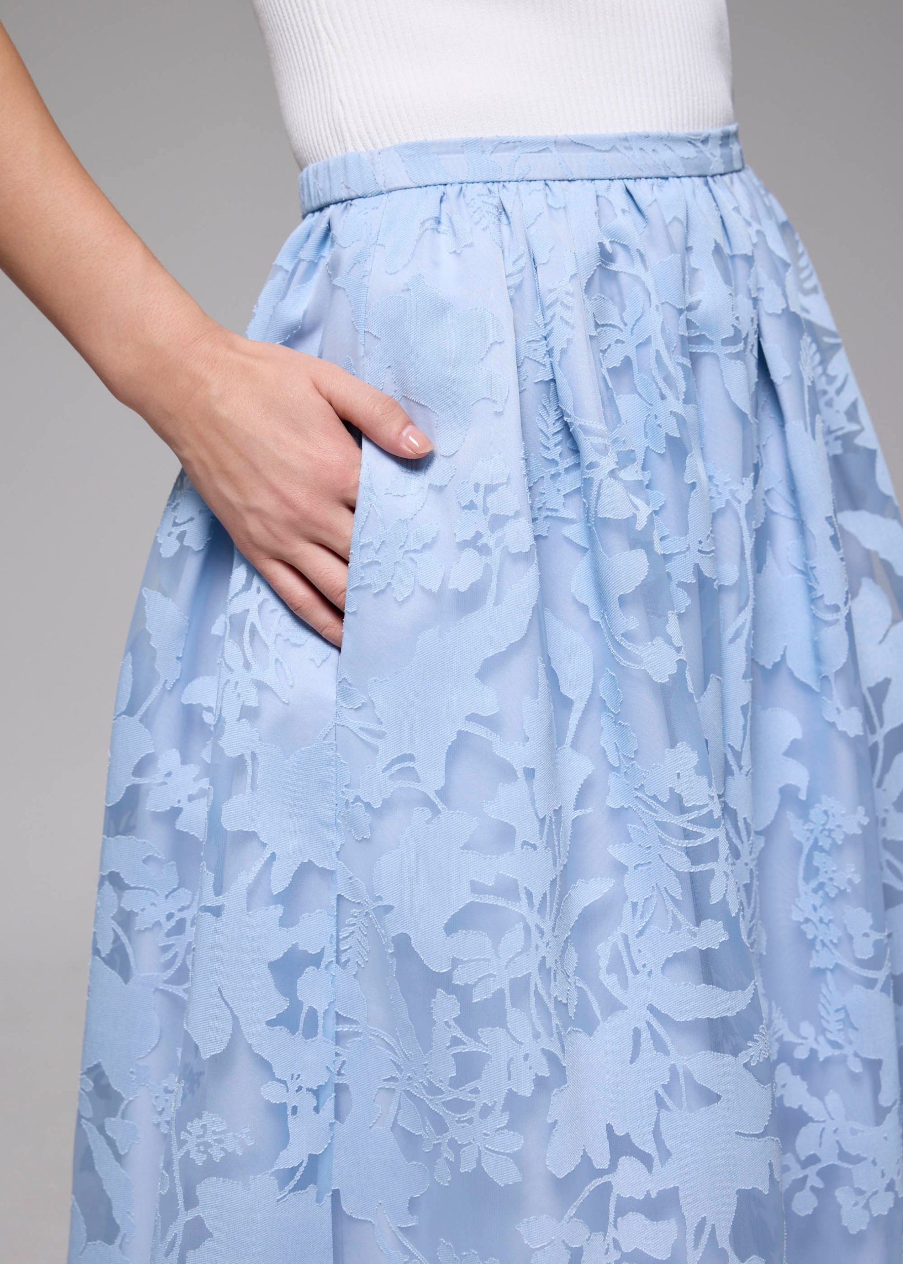 Elastic Jacquard High Waist Flare Maxi Skirt - Image 8