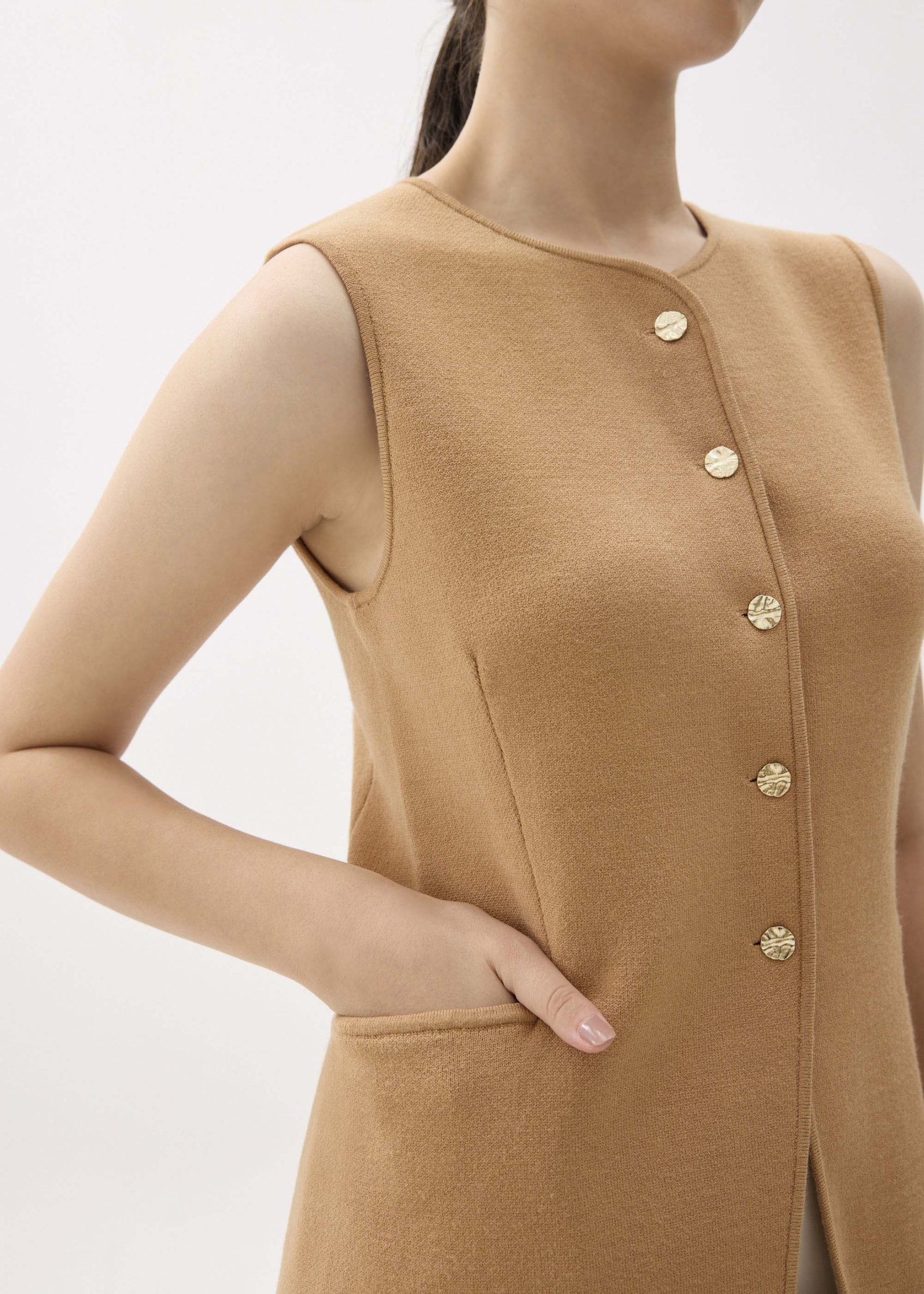Yui Tailored Long Knit Vest - Image 9