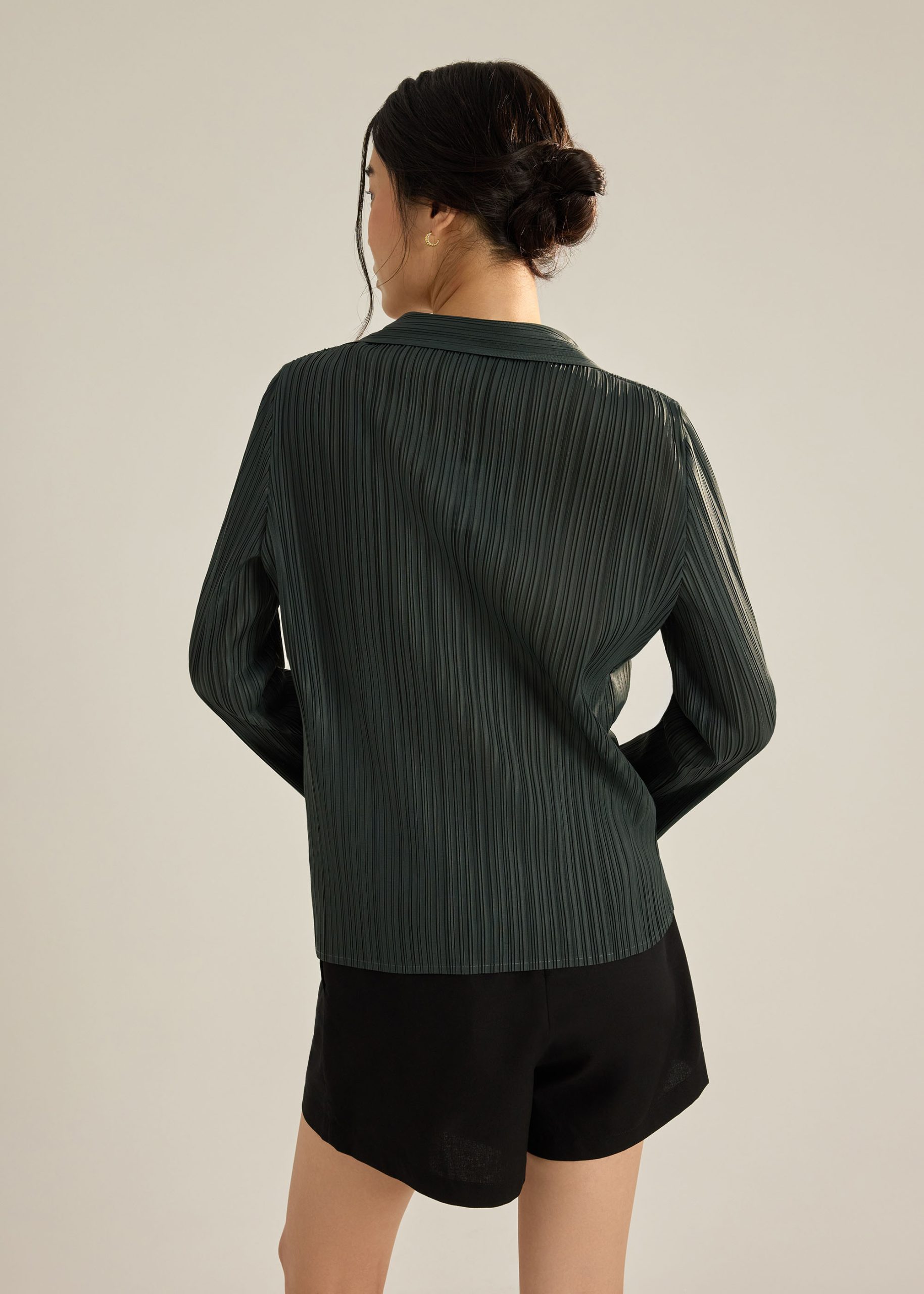 Yerin Plissé Relaxed Shirt - Image 14