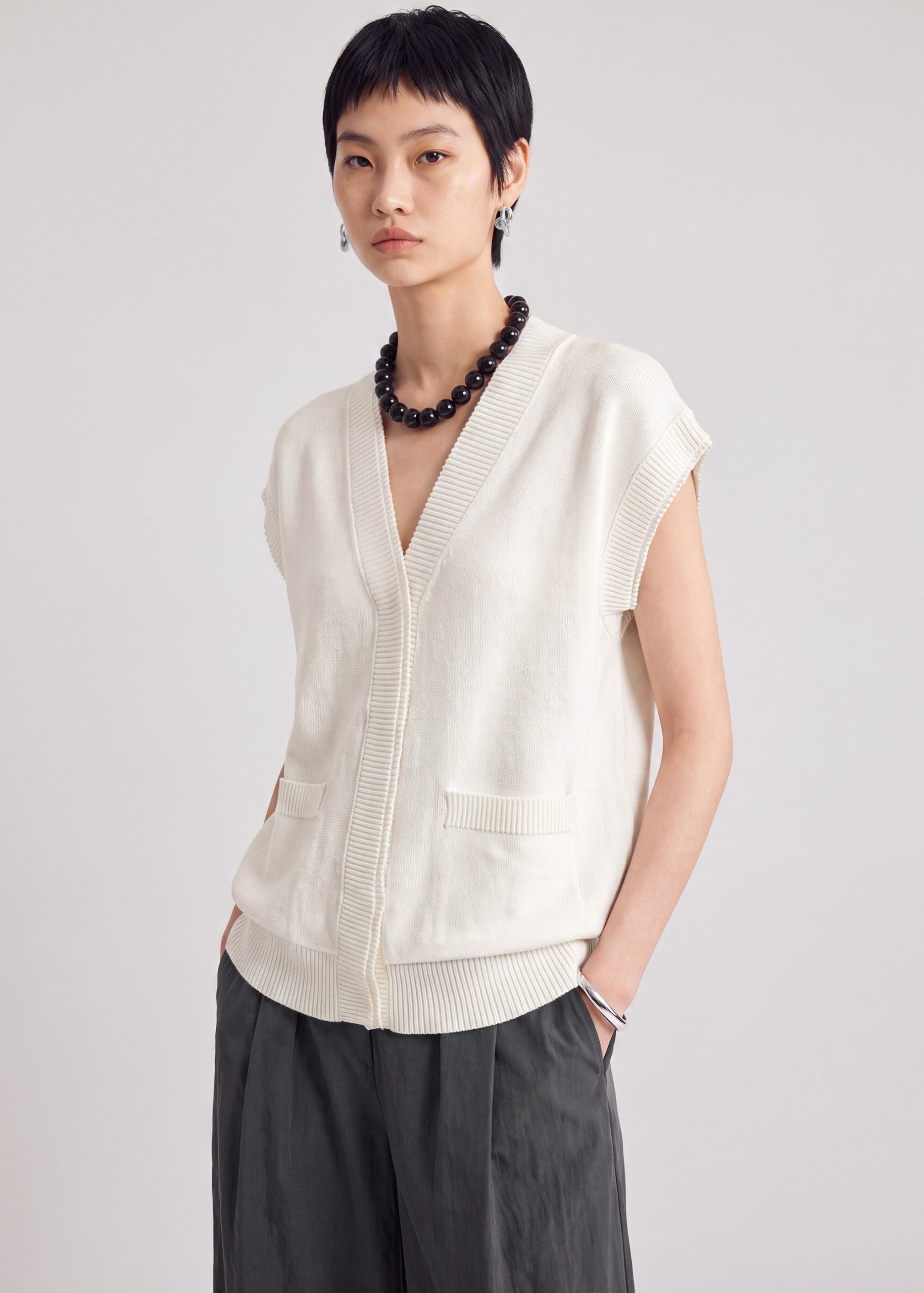 Oversized Knit Vest - Image 3