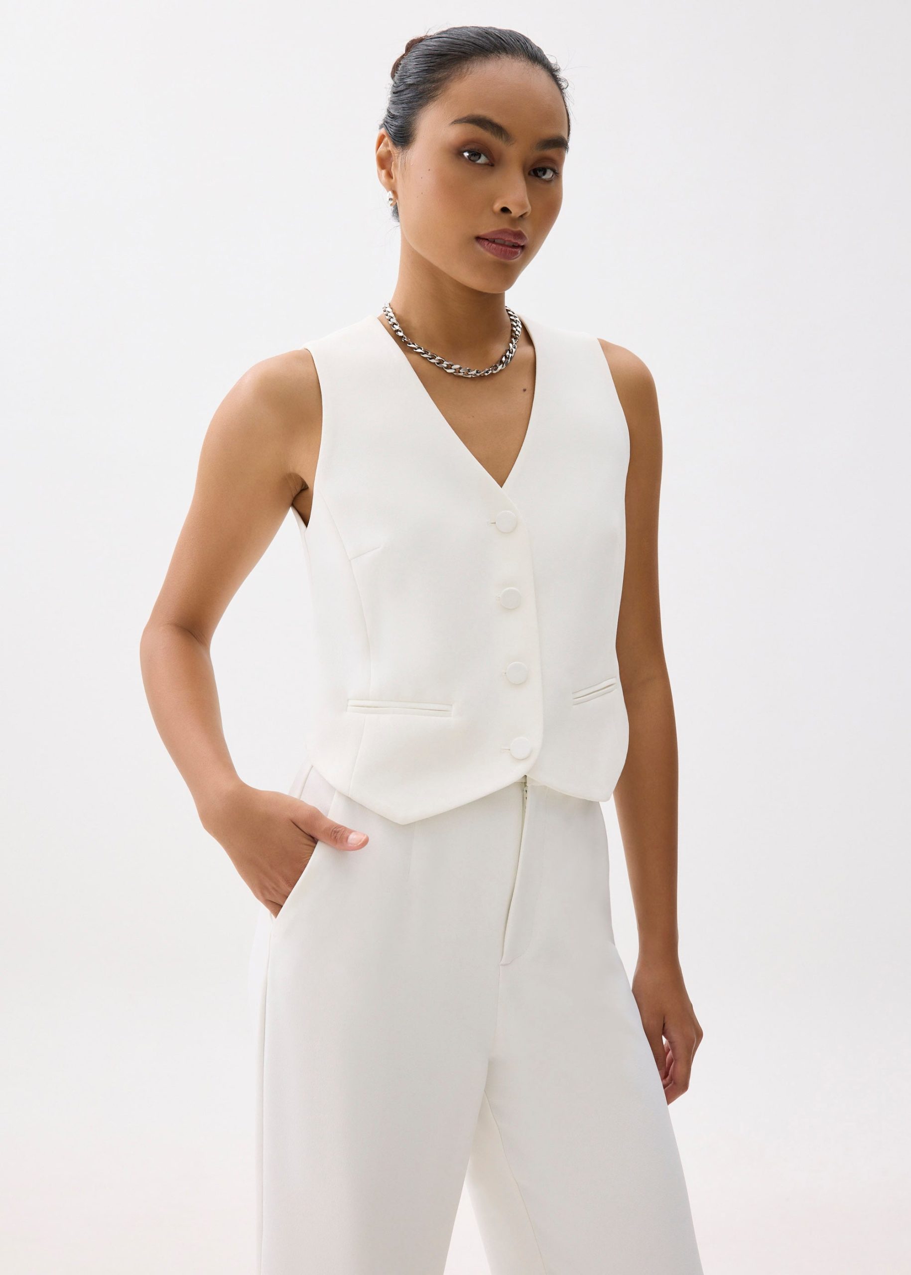 Yuna Relaxed V-neck Vest - Image 8