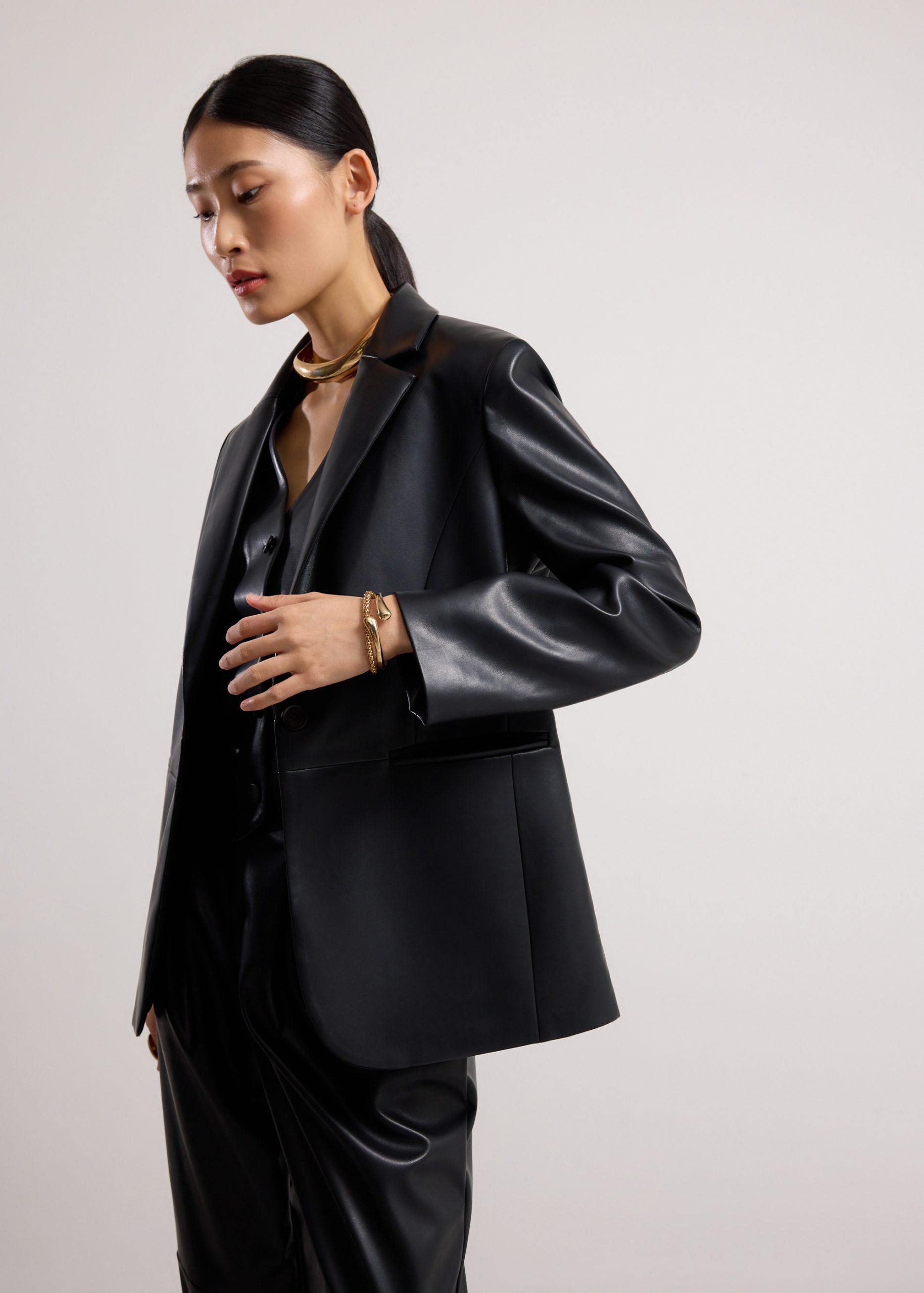 RuchedReady® Rachel Relaxed Vegan Leather Longline Blazer - Image 4