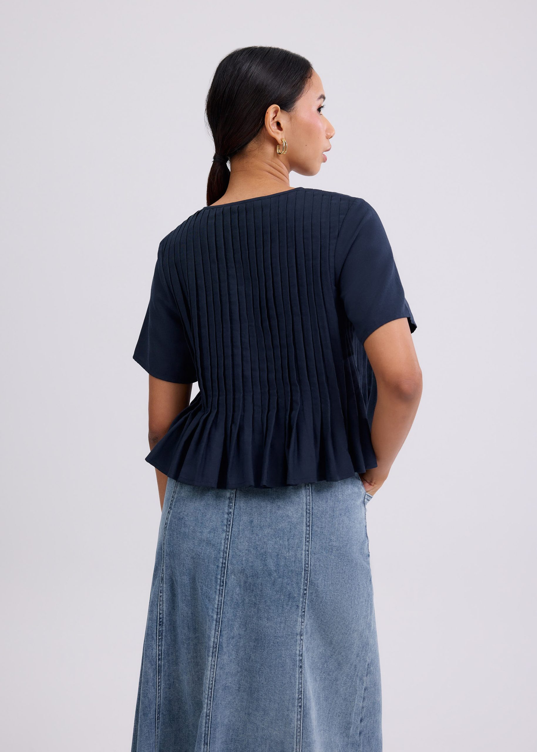 Oxford Pintuck Notched Peplum Top - Image 9