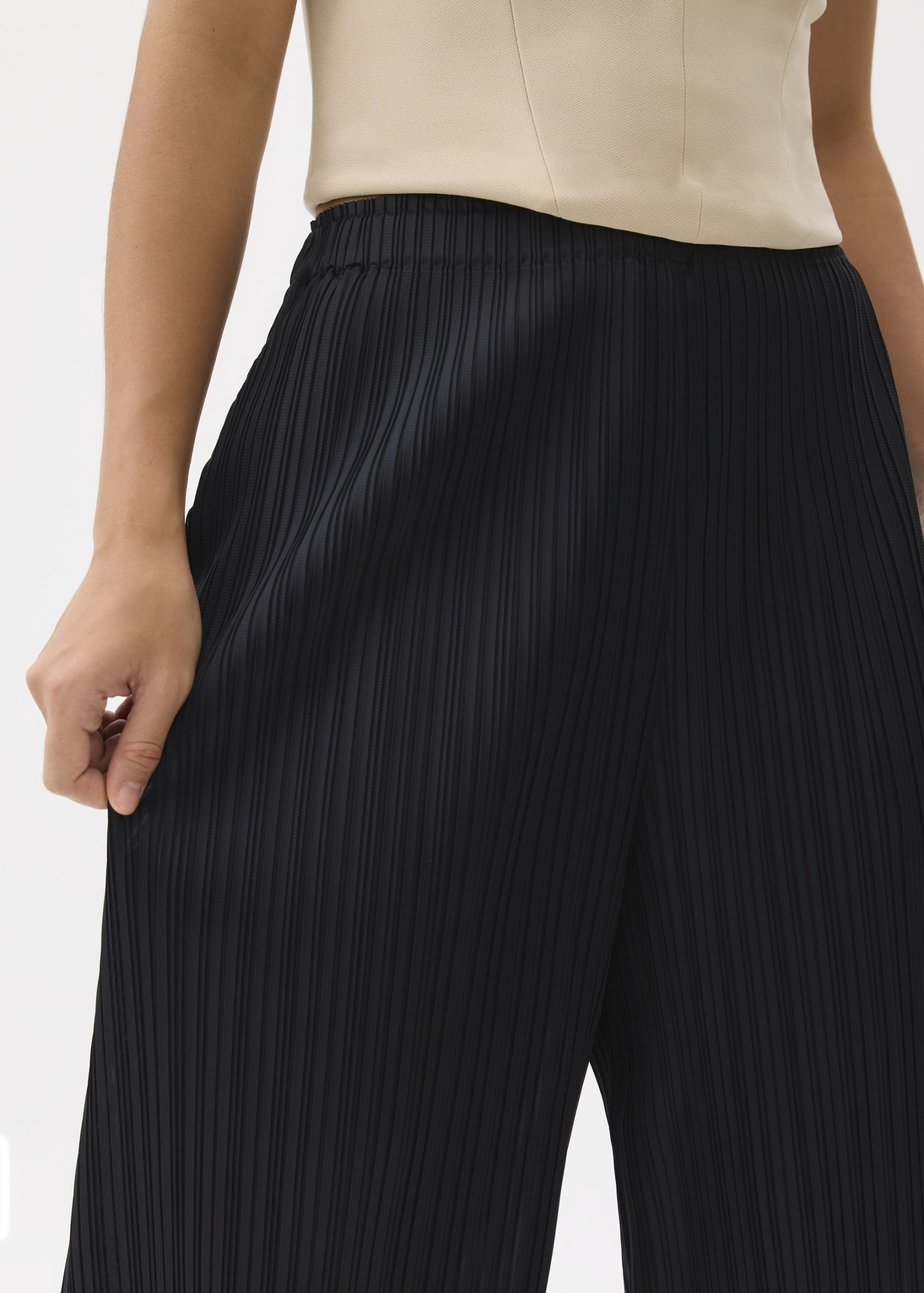 Leggy??Anh Plissé Wide Leg Pants - Image 4
